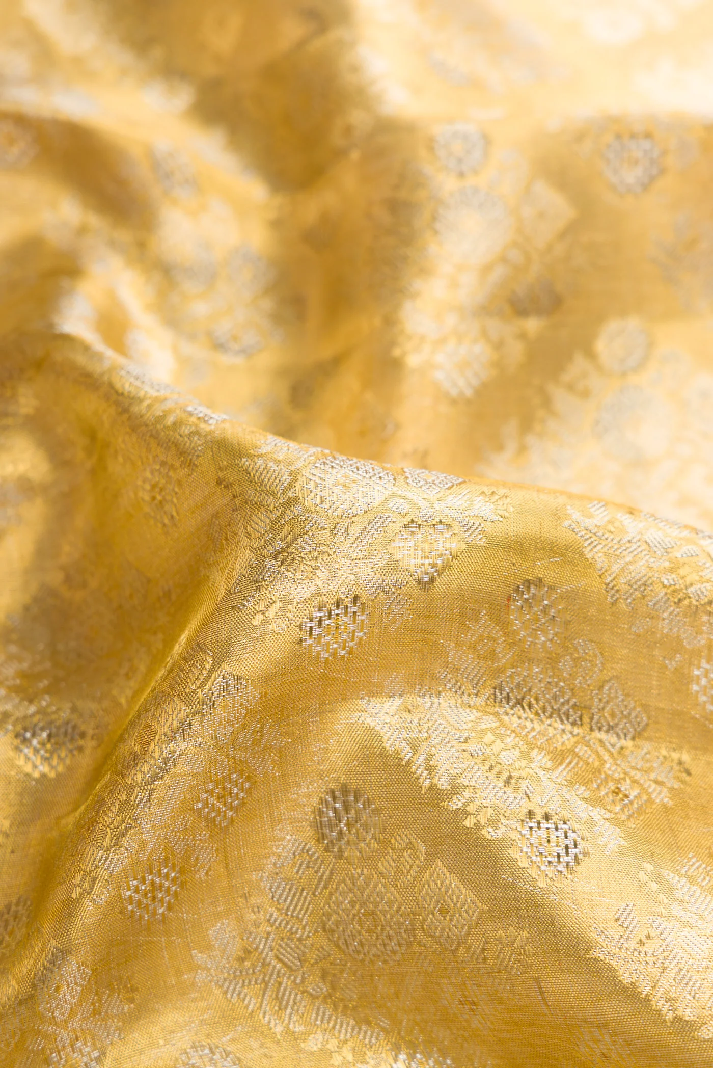 Gold Dual Tone Kanjivaram Tissue Silk Saree - Image 2