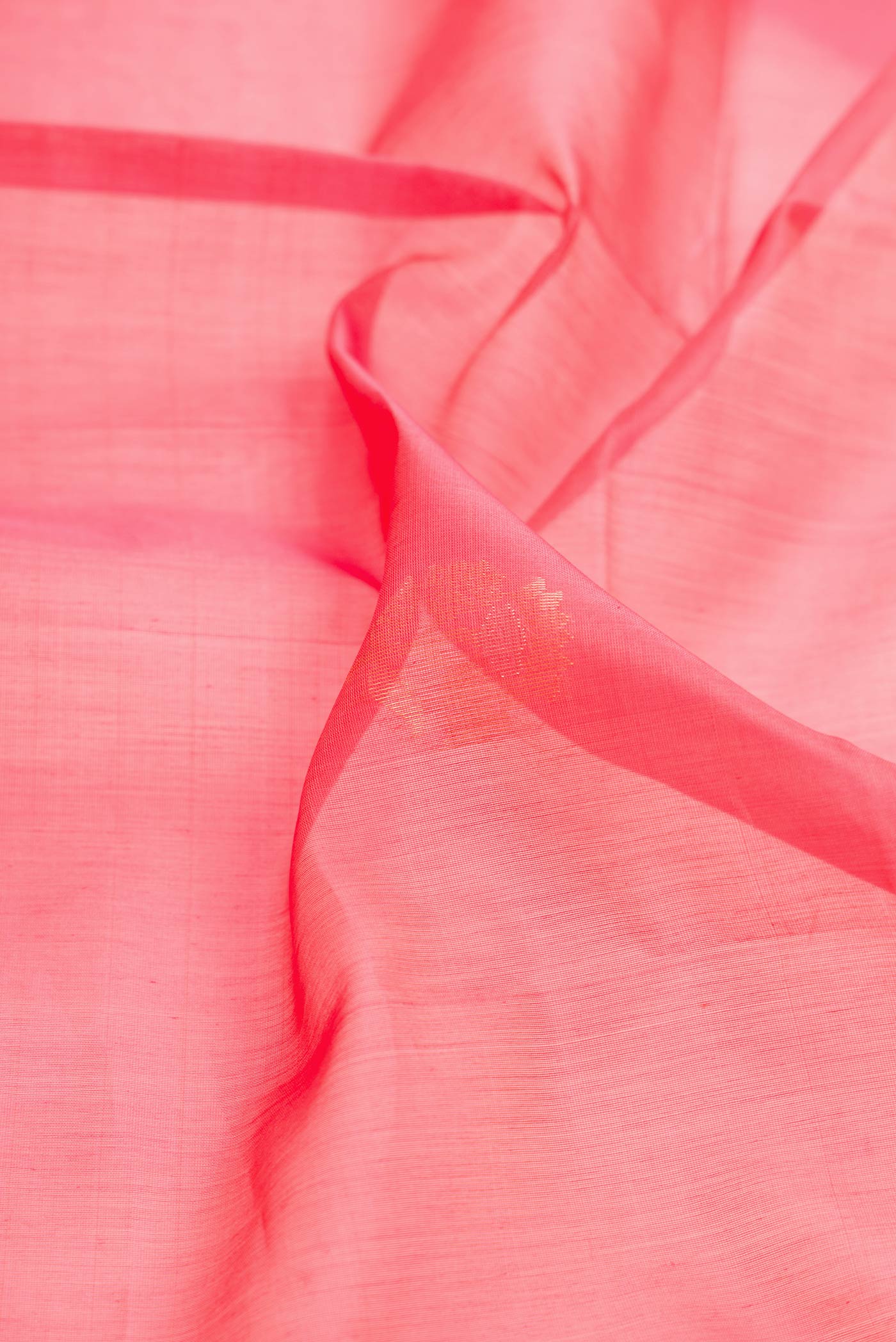 Golden Peach Dual Tone Silk Cotton Saree - Image 2