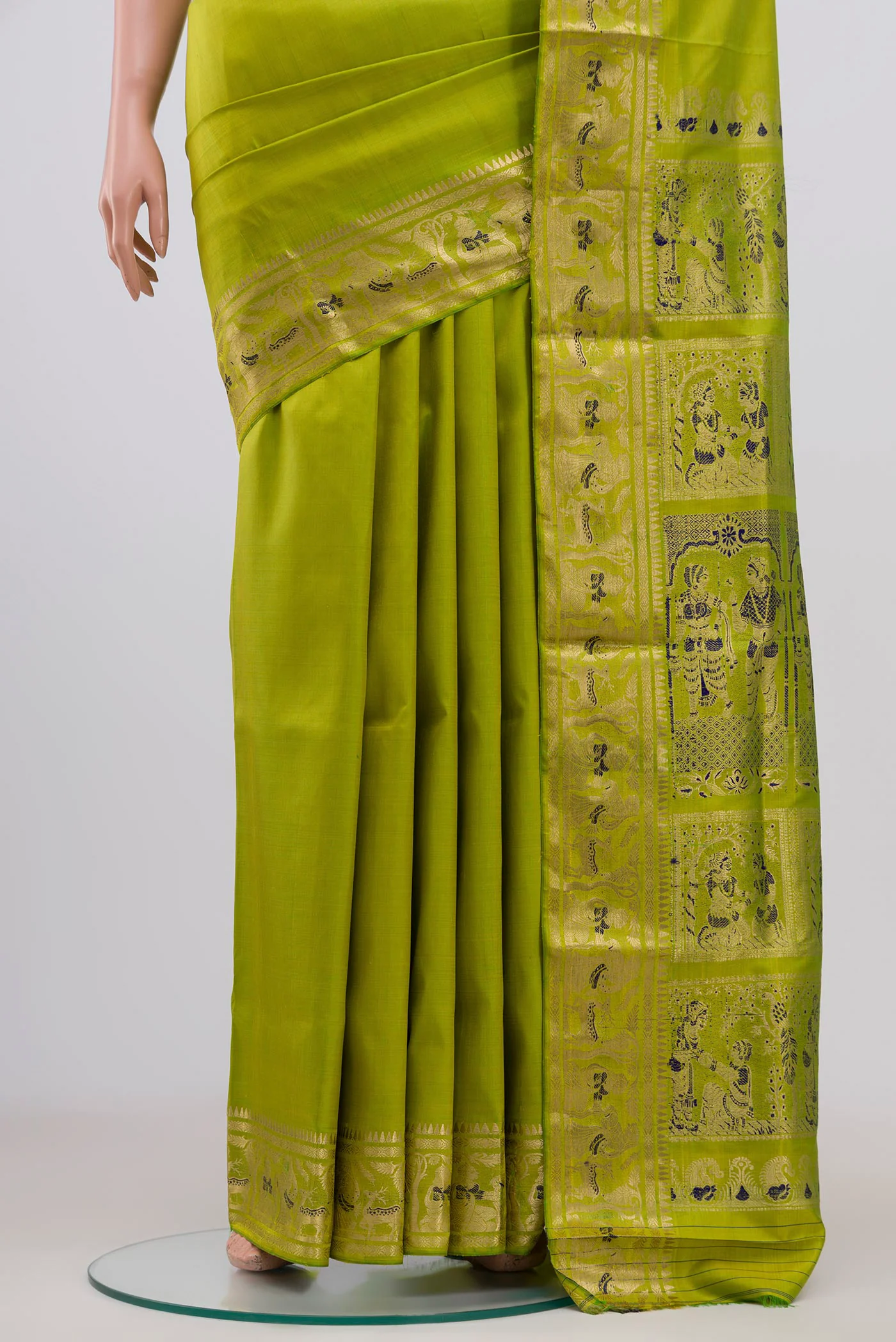 Parrot Green Baluchari Silk Saree - Image 3