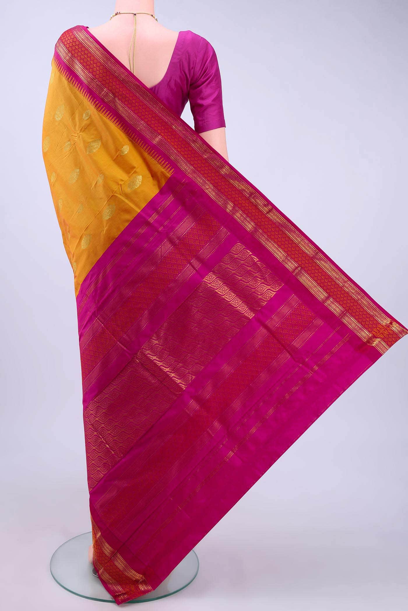 Green Blended Bangalore Silk - kadyal Saree - Image 2