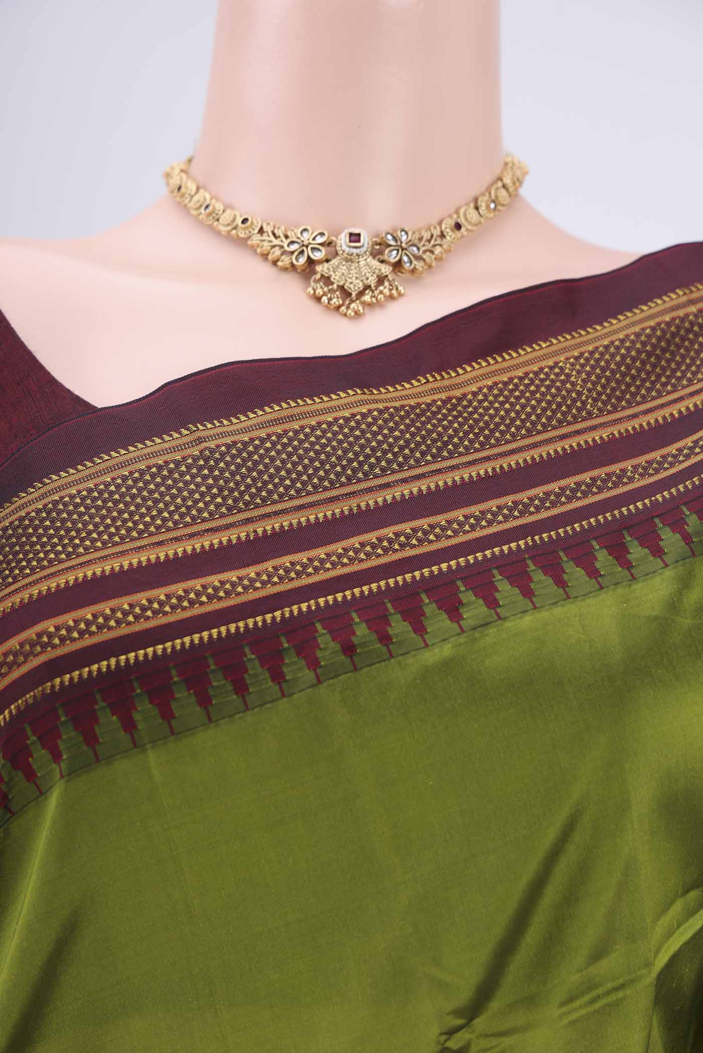 Green Blended Bangalore Silk Saree - Image 2