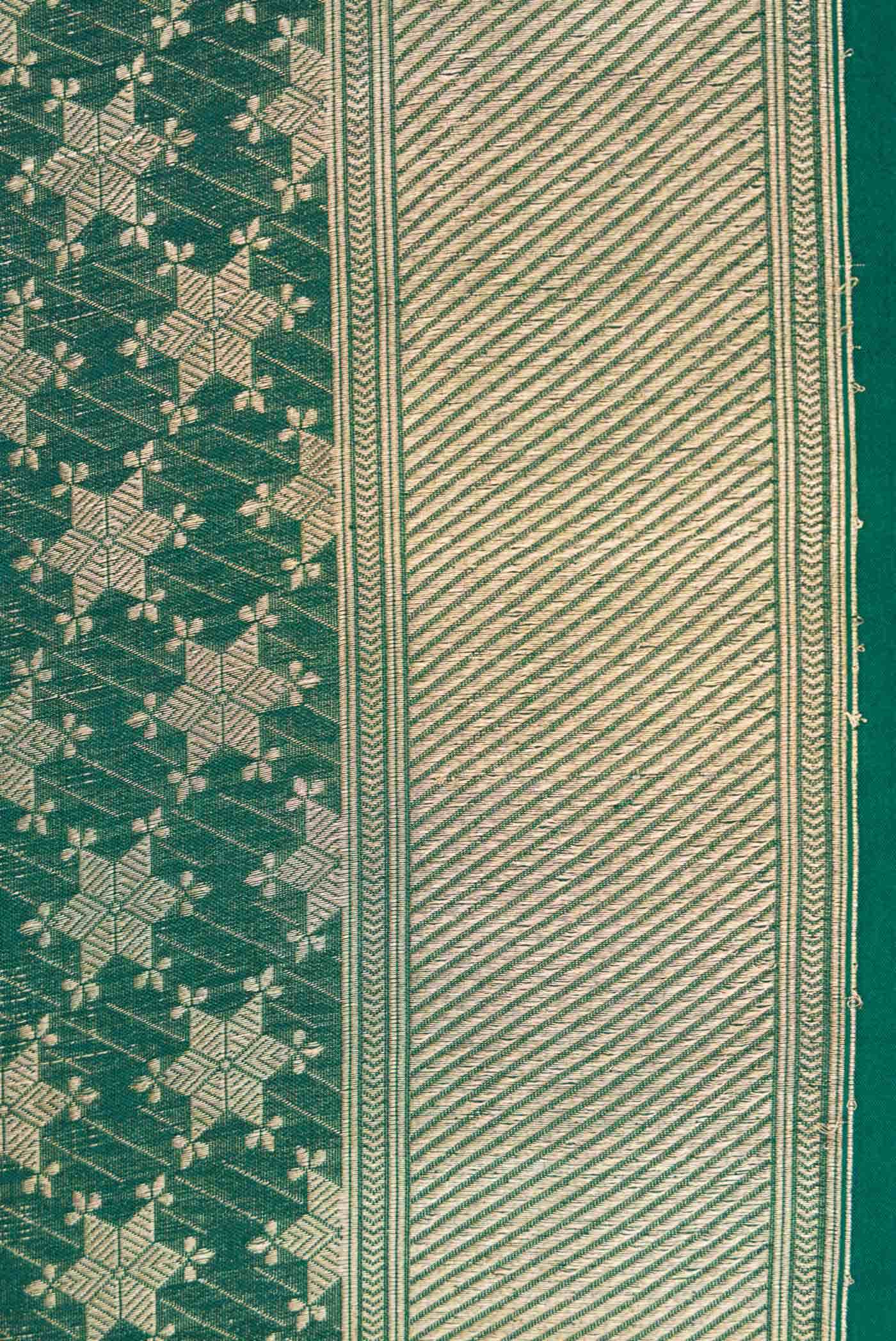 Green Dual Tone Banarasi Silk Saree - Image 11
