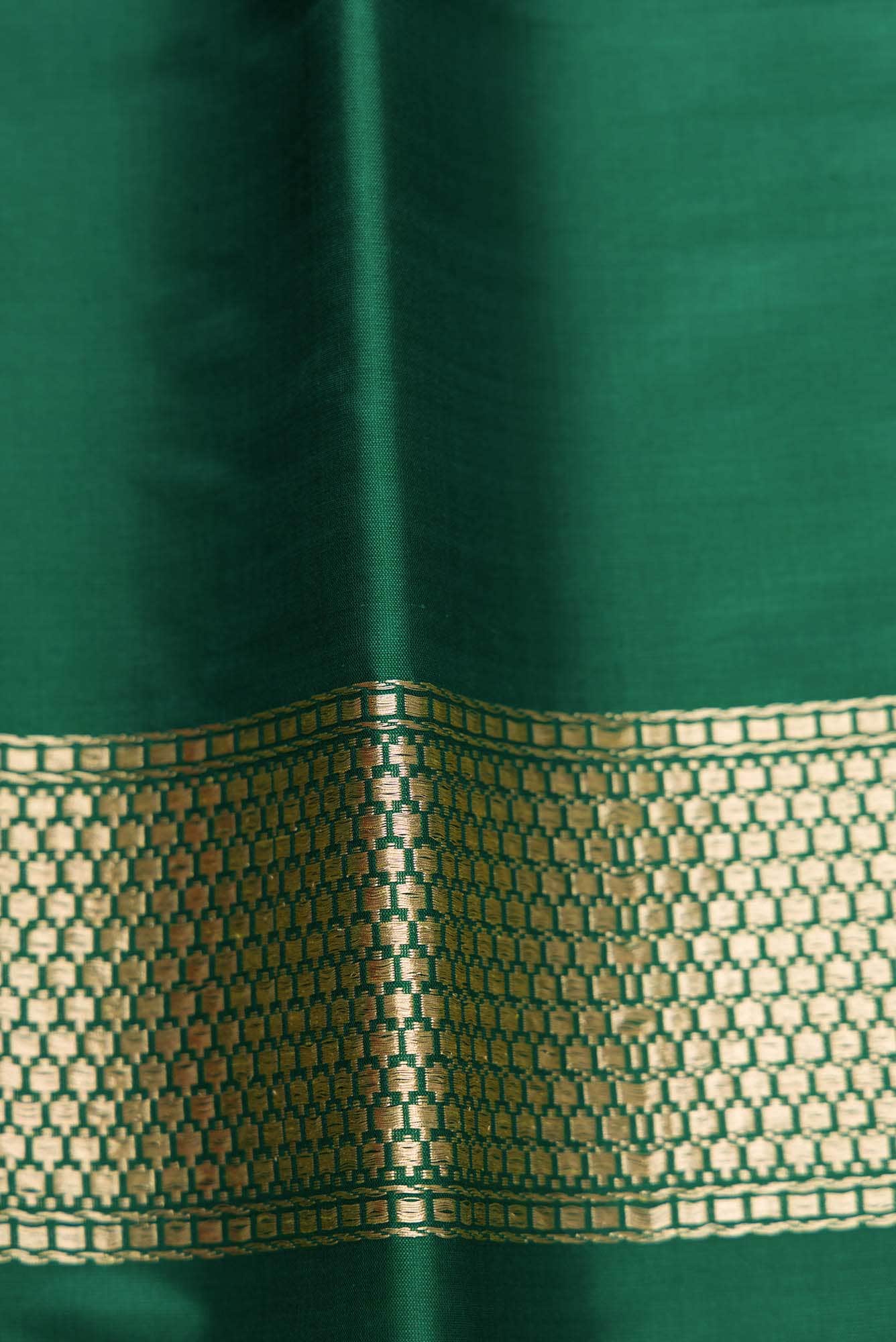 Pure Silk Pure Zari Green Dual Tone Banarasi Saree - Image 6