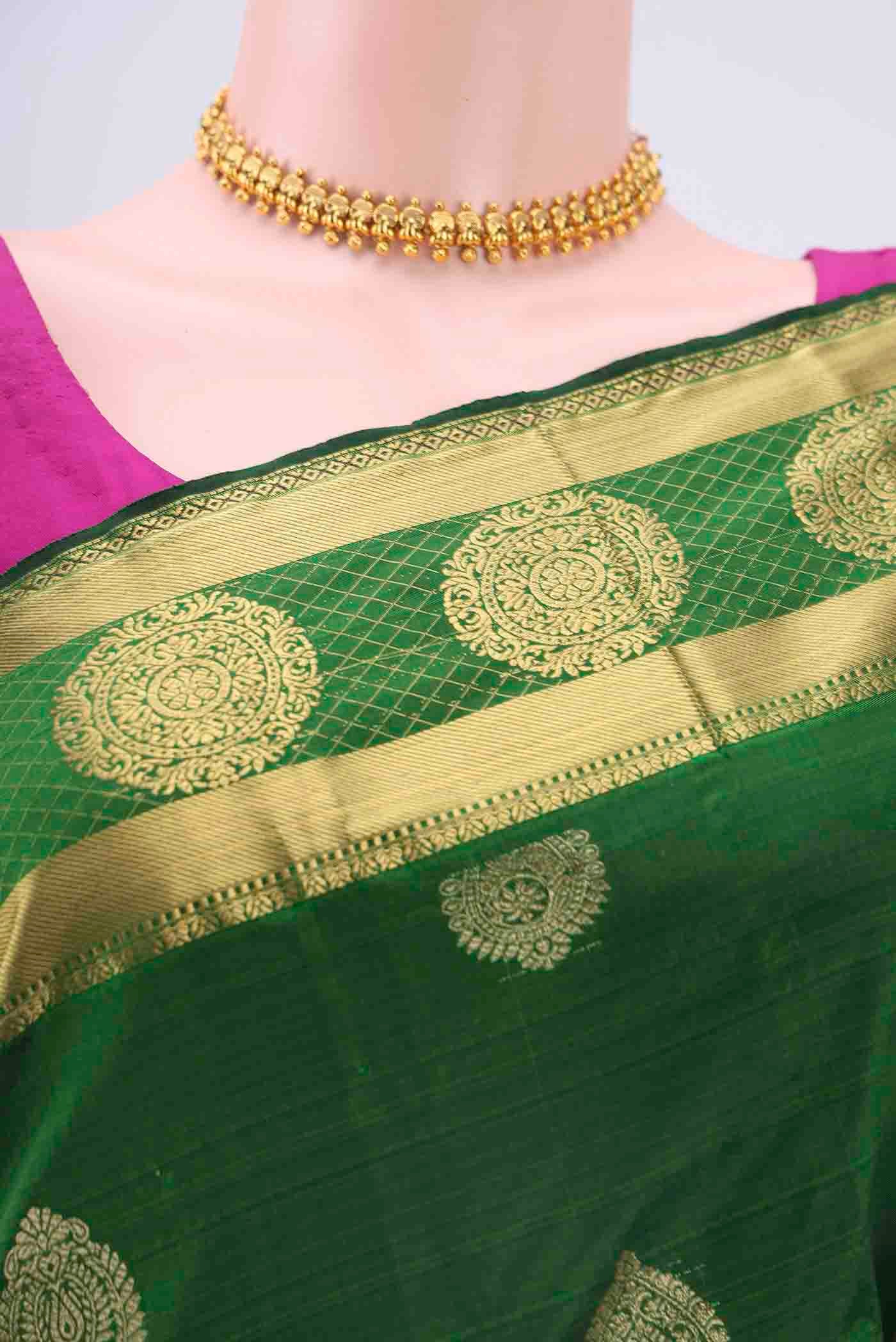 Green Dual Tone Blended Bangalore Silk Saree - Image 2
