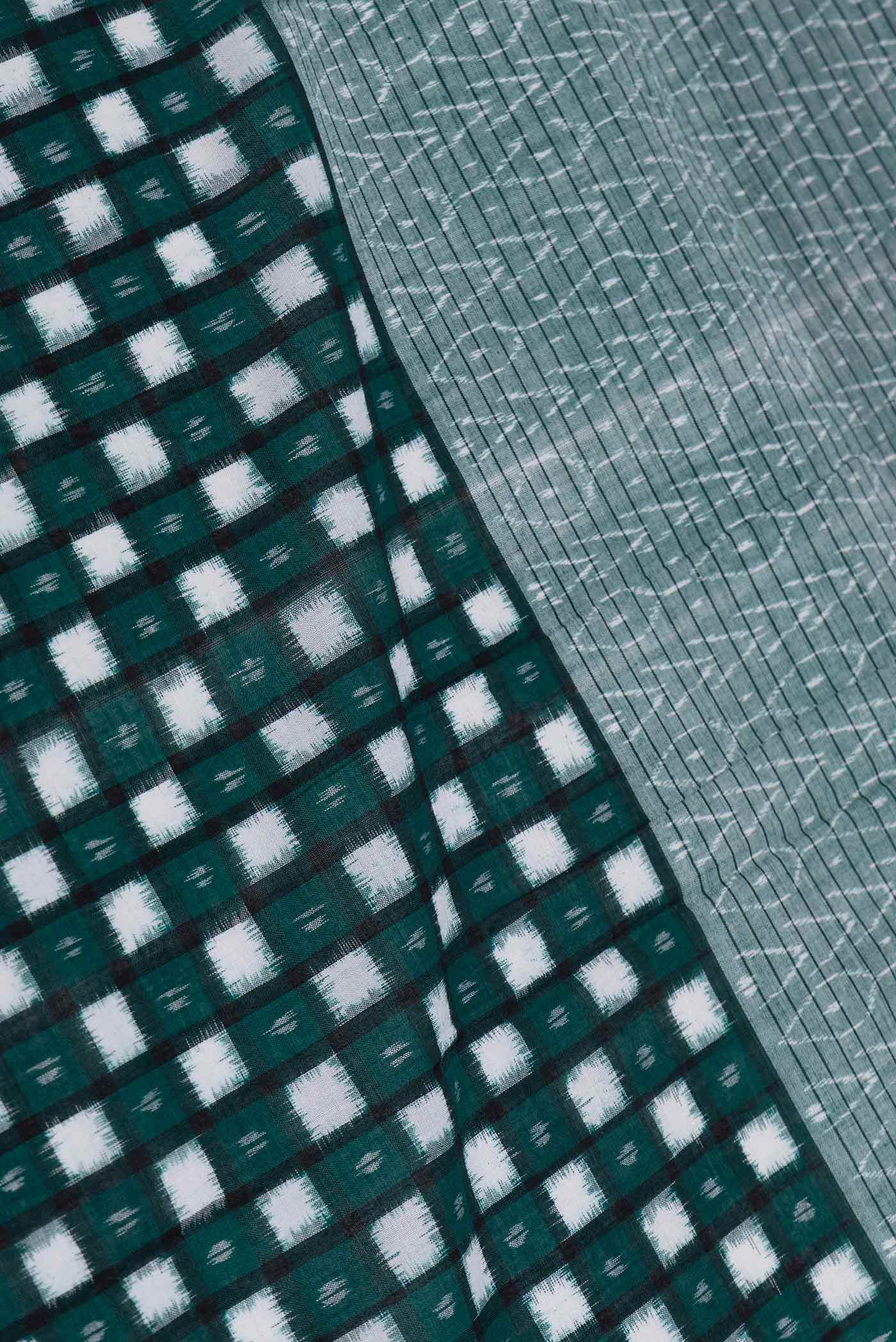 Green Dual Tone Double Ikat Saree - Image 2