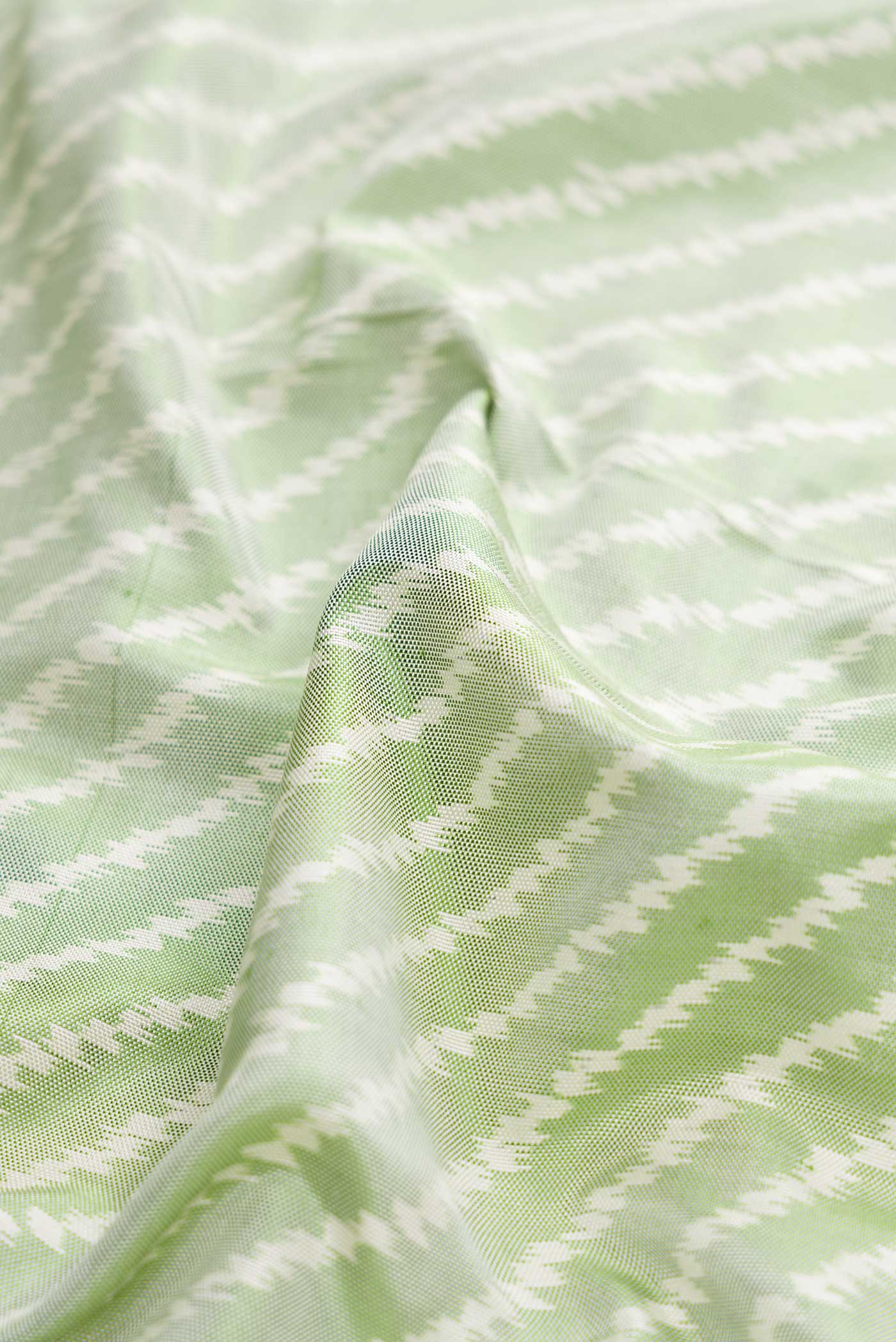 Green Dual Tone Double Ikat Saree - Image 2
