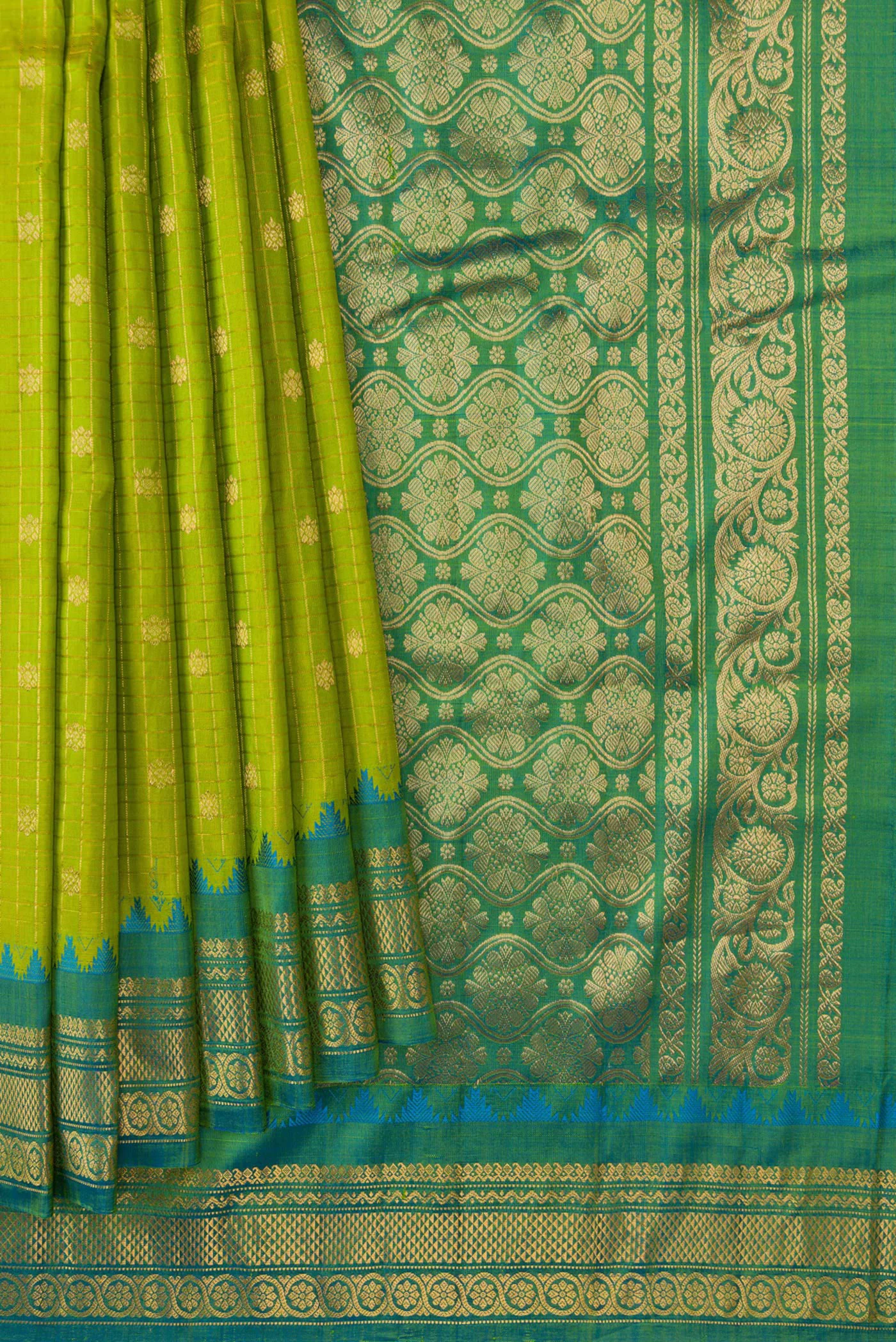 Green Gadwal Silk Saree - Image 4