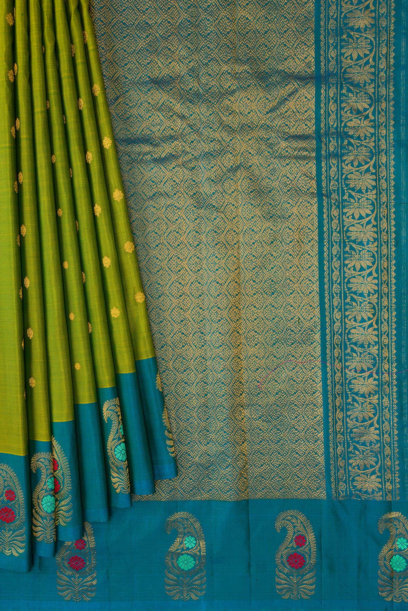 Green Gadwal Silk Saree - Image 4