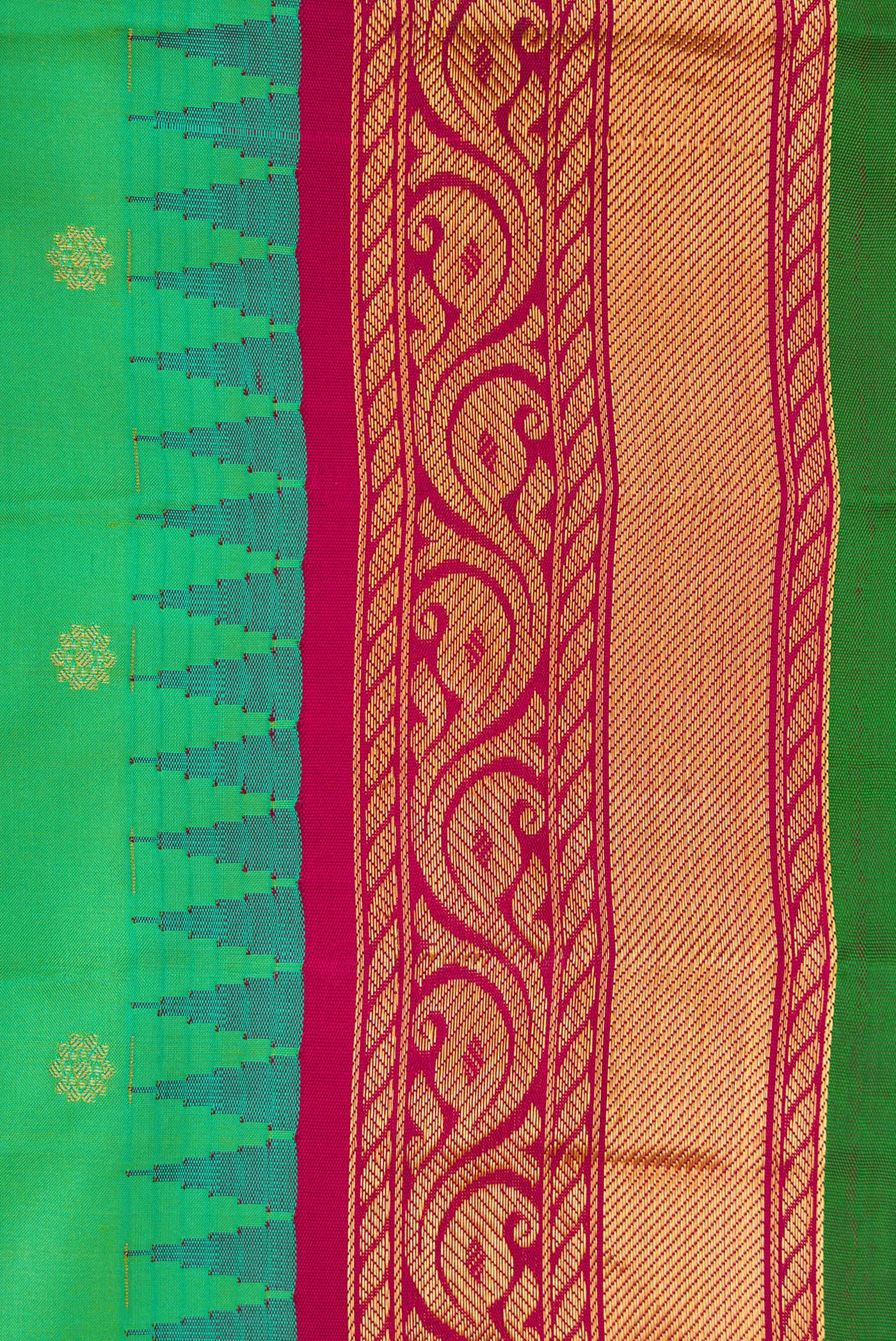 Green Gadwal Silk Saree - Image 3