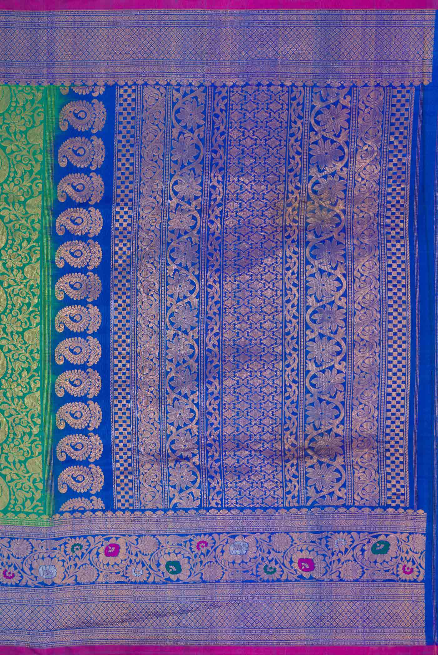 Green Dual Tone Gadwal Silk Saree - Image 7