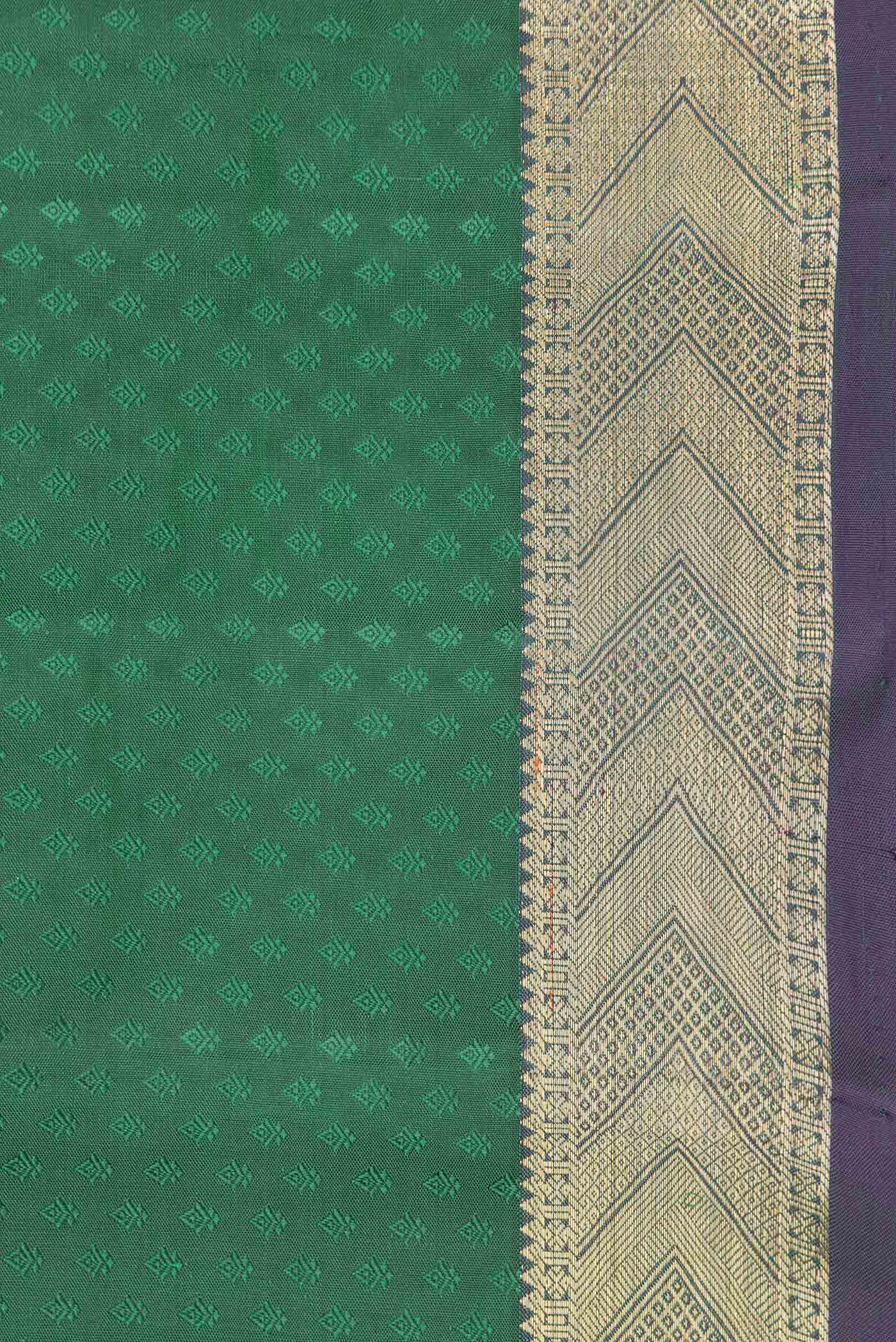 Green Dual Tone Kanjivaram Saree - Image 3