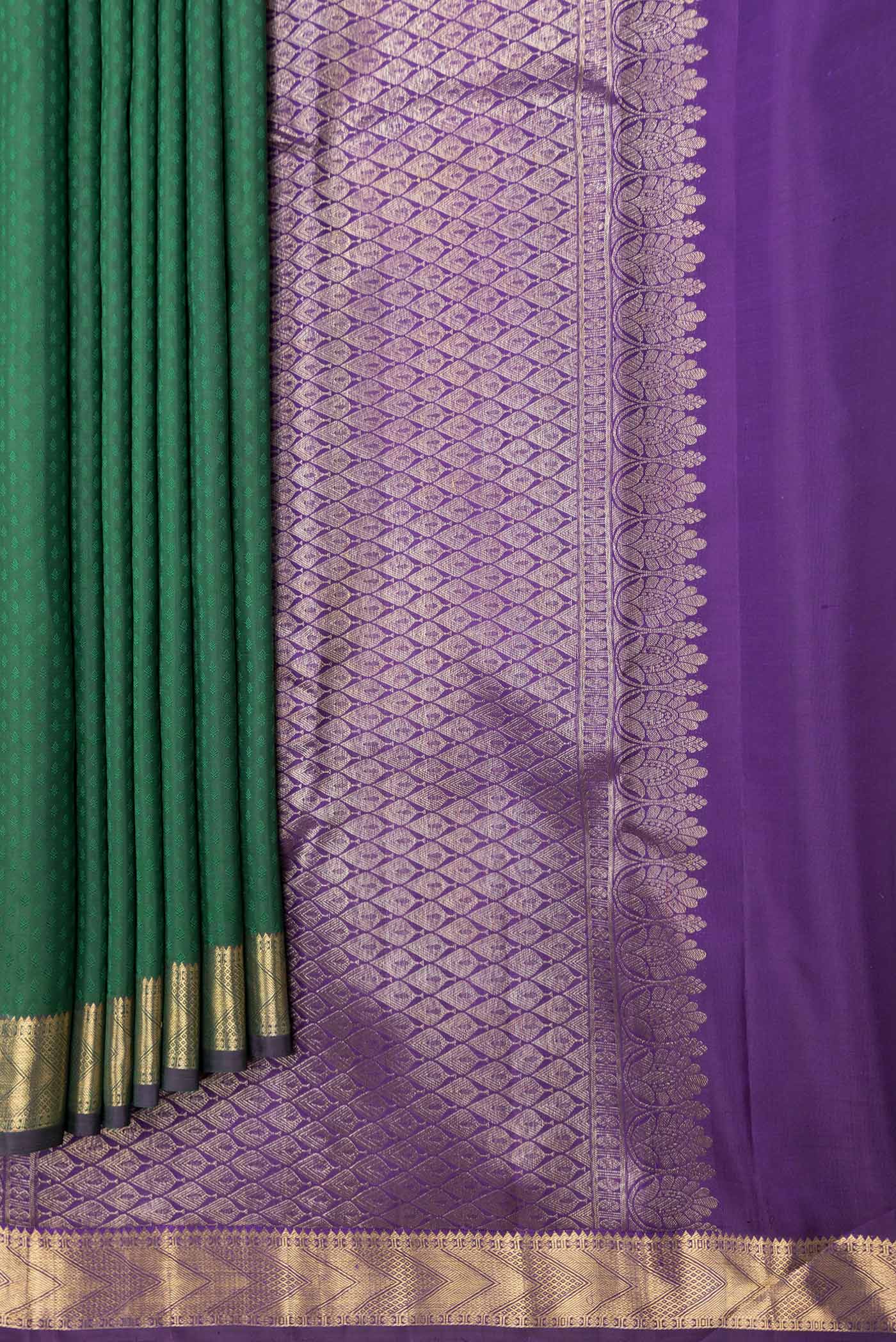 Green Dual Tone Kanjivaram Saree - Image 4