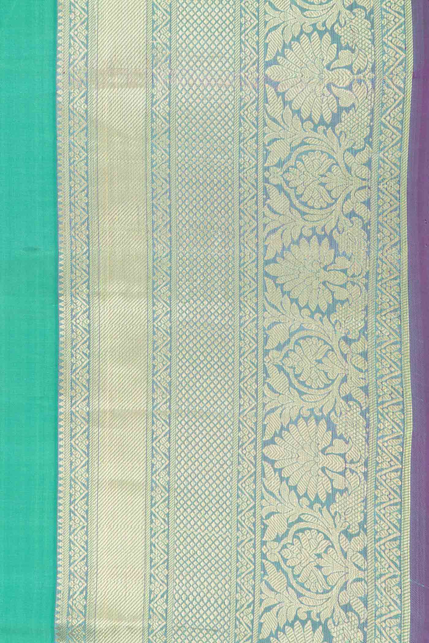 Green Dual Tone Kanjivaram Saree - Image 3