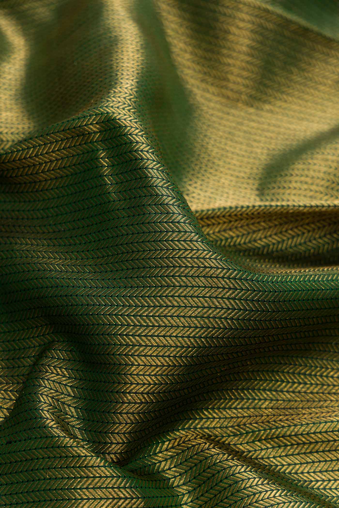 Green Dual Tone Kanchipuram Silk Saree - Image 2