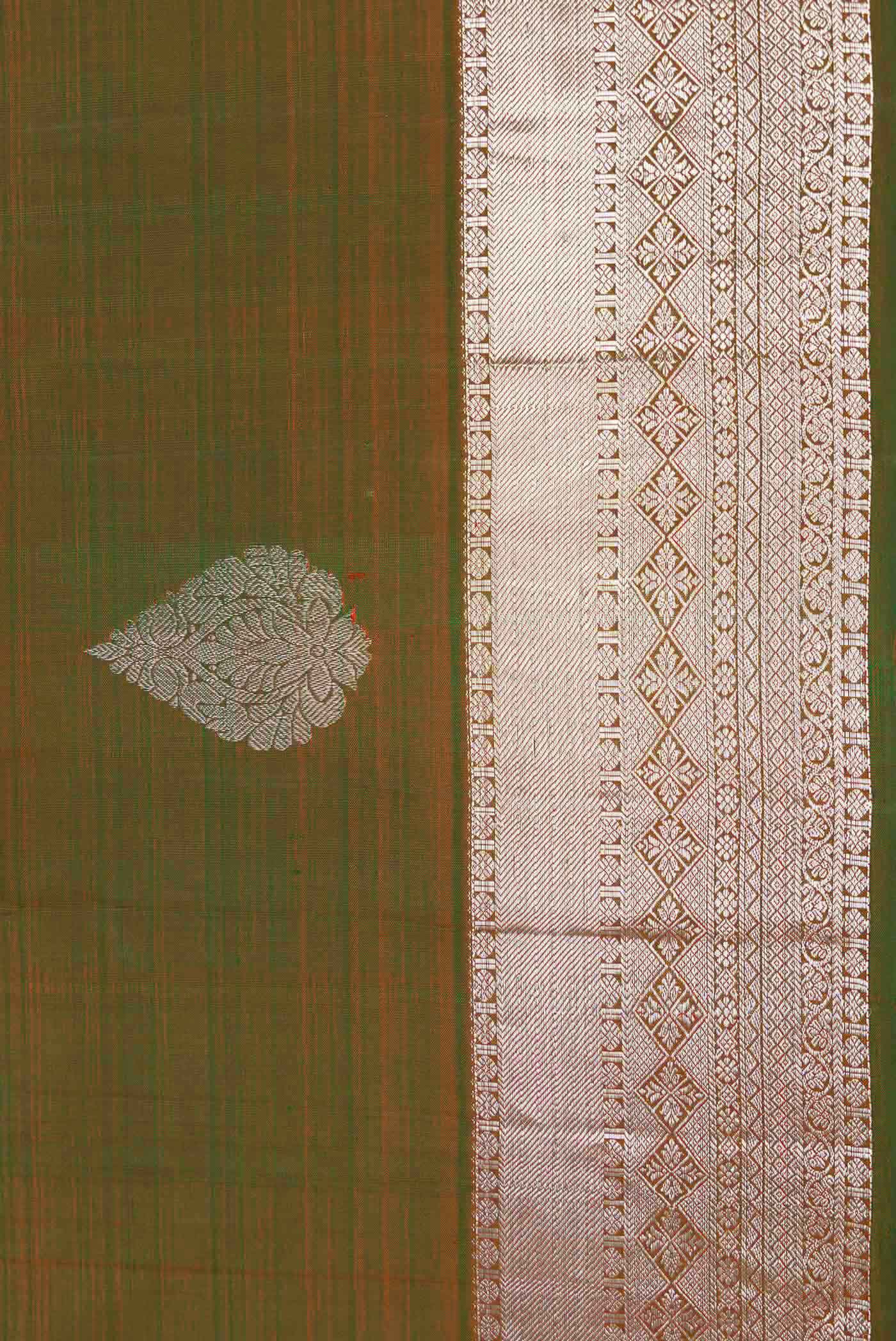 Green Dual Tone Kanjivaram Silk Saree - Image 3