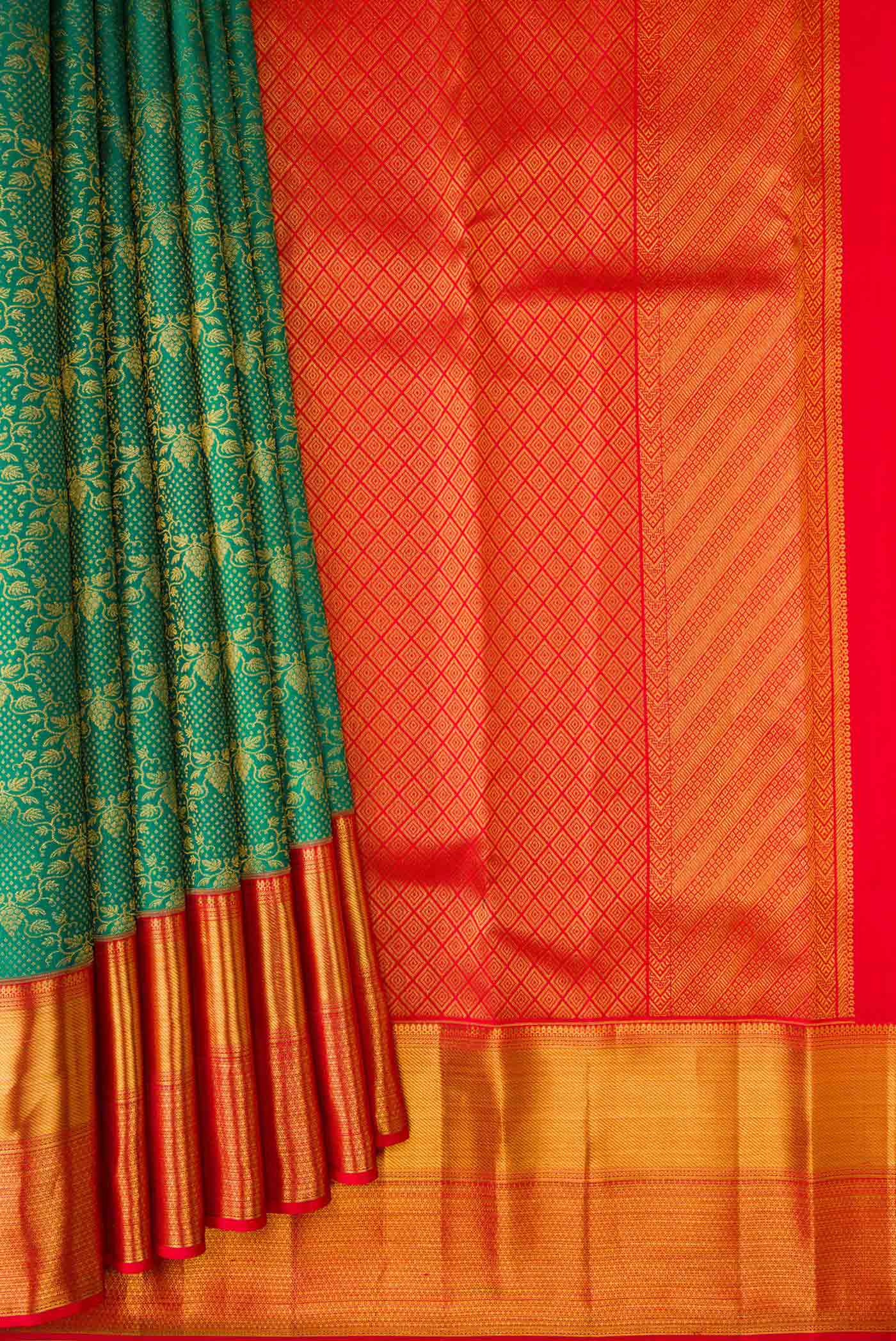 Green Dual Tone Kanchipuram Silk Saree - Image 4