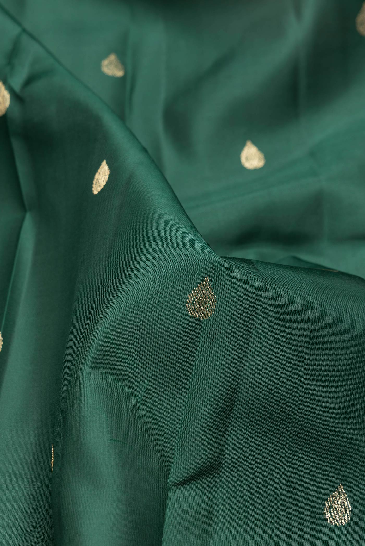 Bottle Green Kanchipuram Silk Saree - Image 2