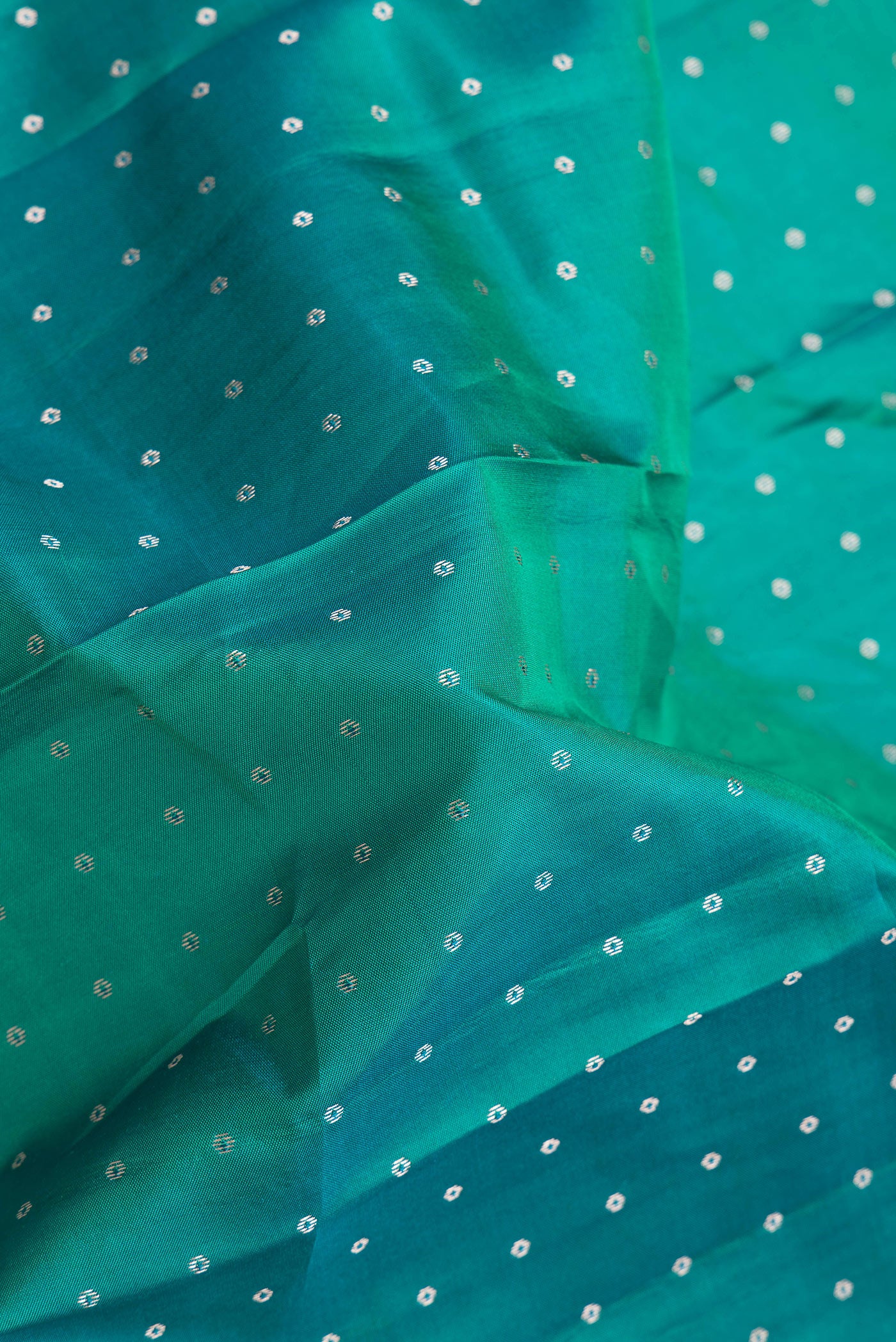 Blue with Green Color Kanchipuram Silk Saree - Image 2