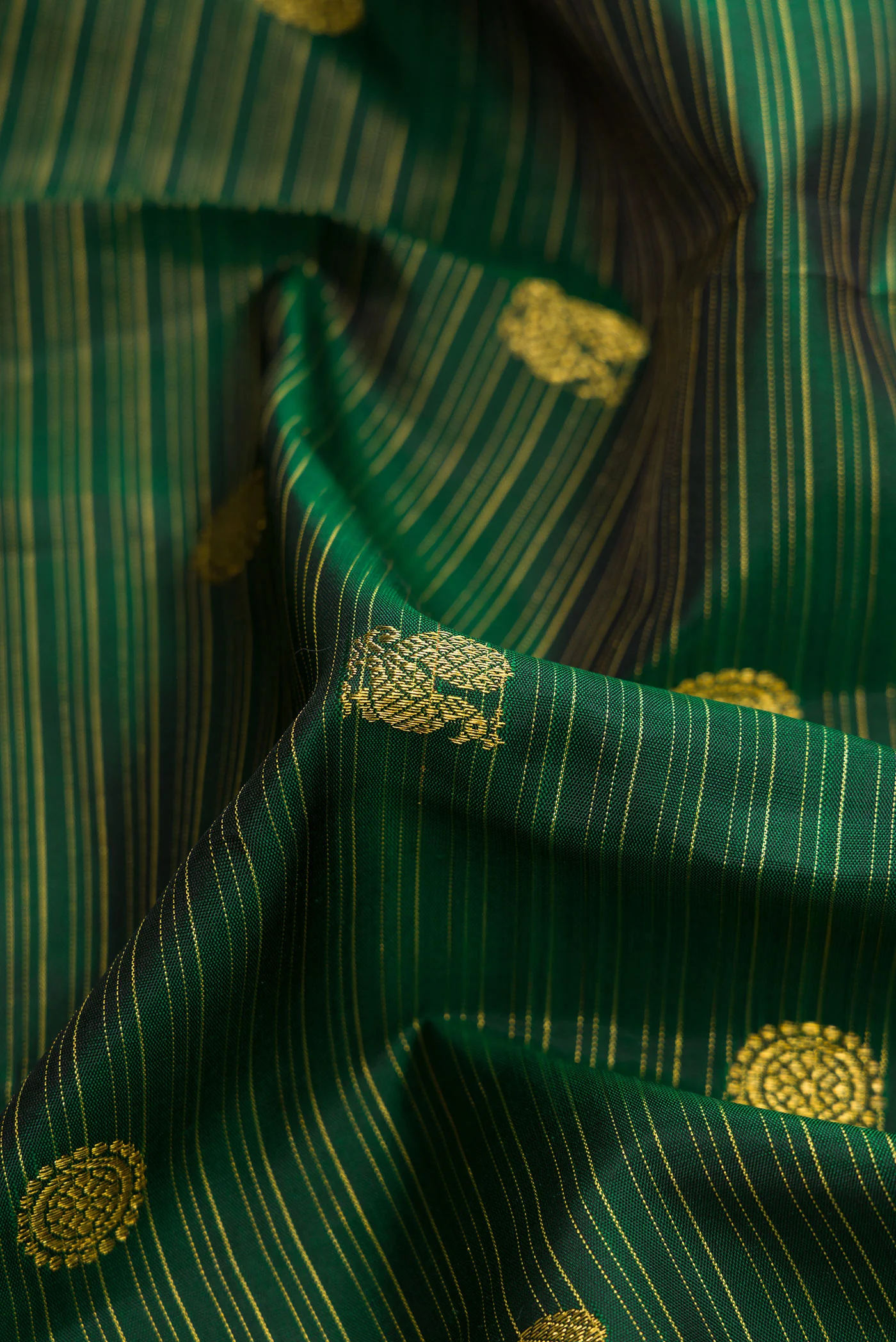 Bottle Green Kanchipuram Silk Saree - Image 2