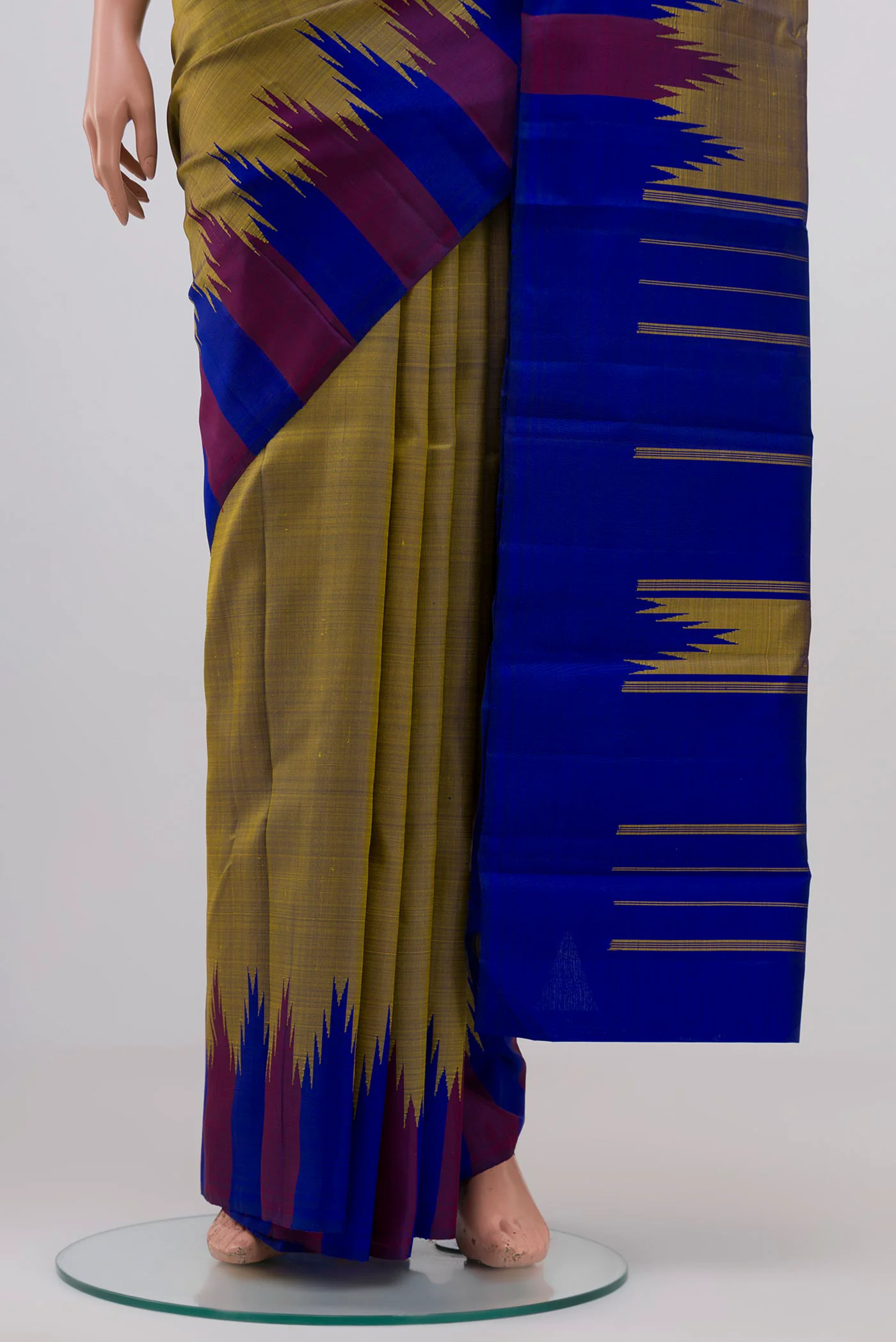 Green Dual Tone Kanchipuram Silk Saree - Image 3