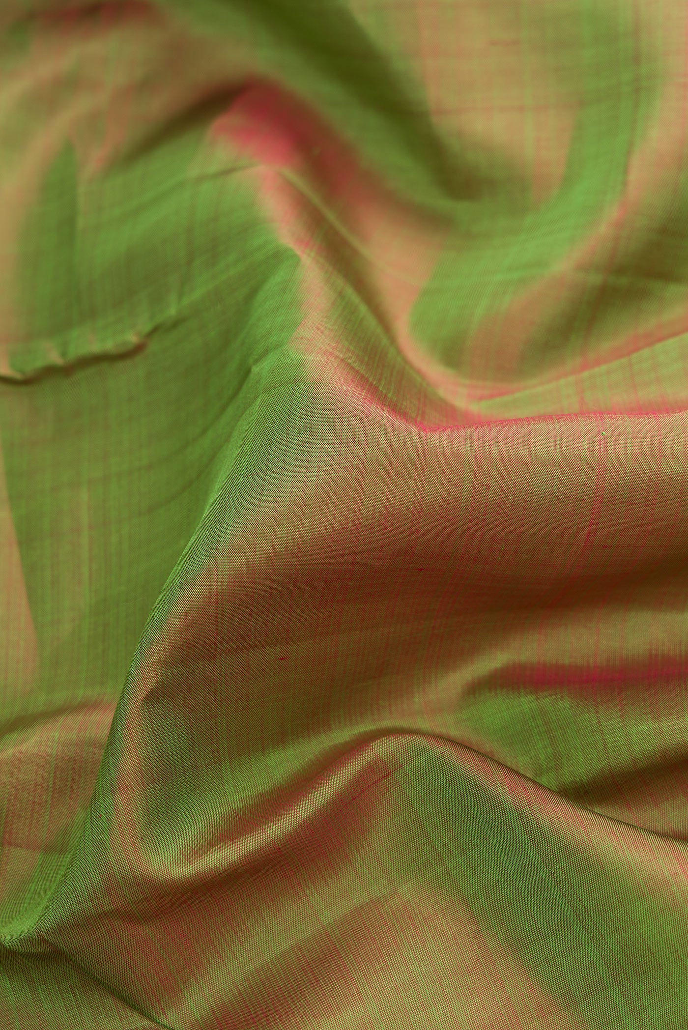 Green with Maroon Color Kanchipuram Silk Saree - Image 2