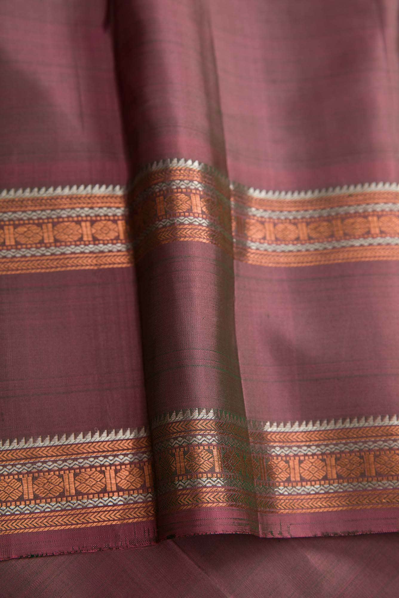 Green Dual Tone Kanchipuram Silk Saree - Image 6