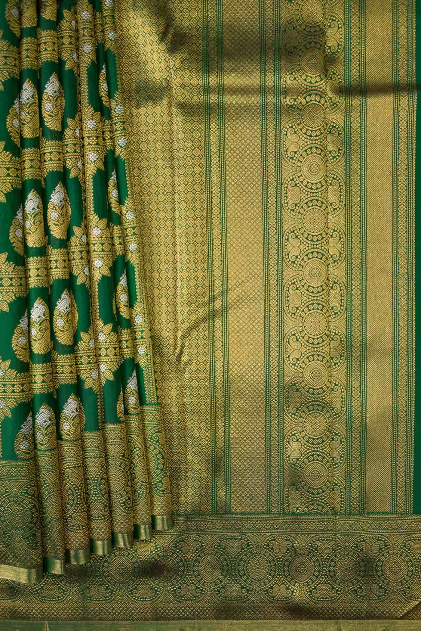 Pure Silk Pure Zari Green Dual Tone Kanjivaram Saree - Image 2