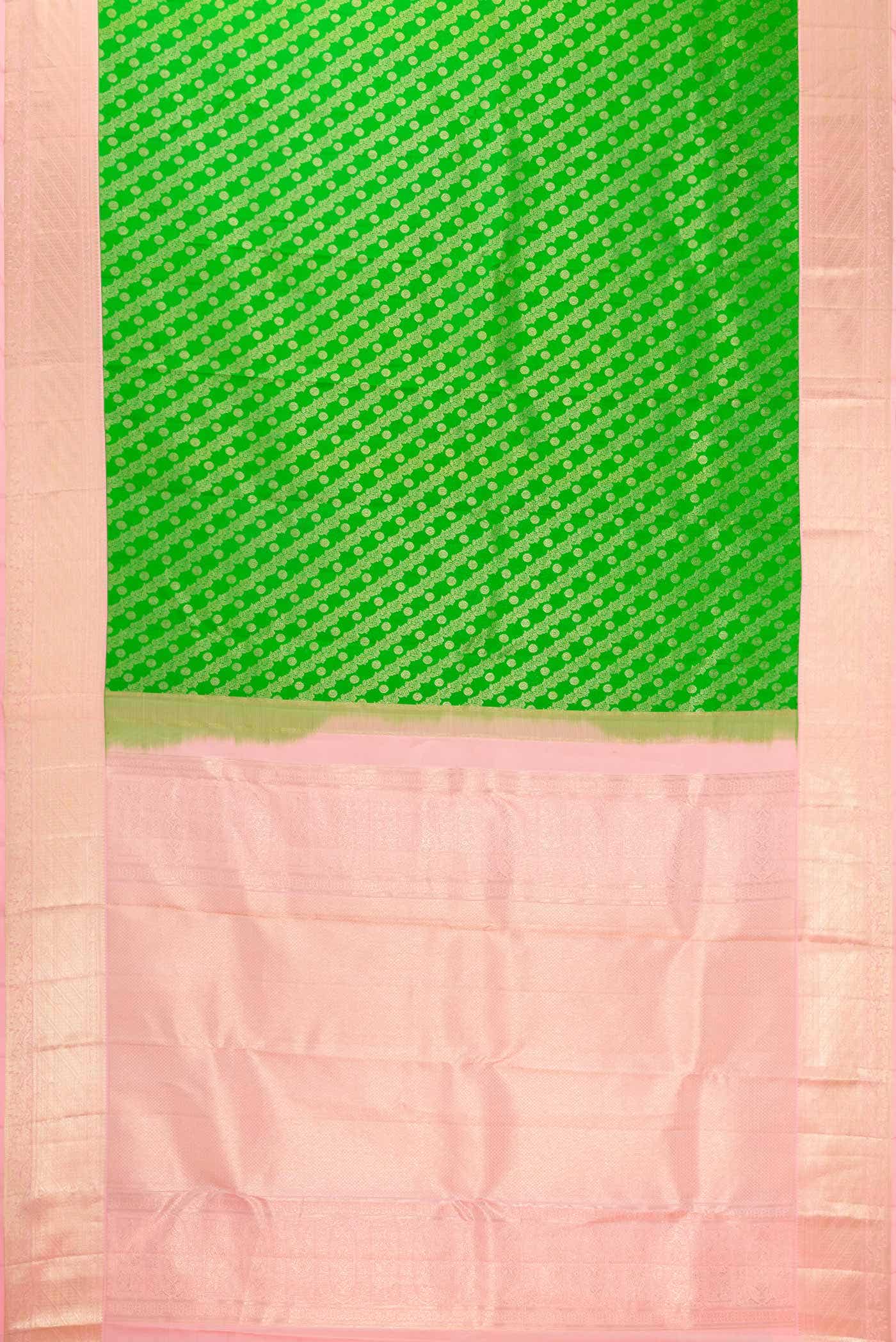 Green Dual Tone Kanjivaram Silk Saree - Image 4