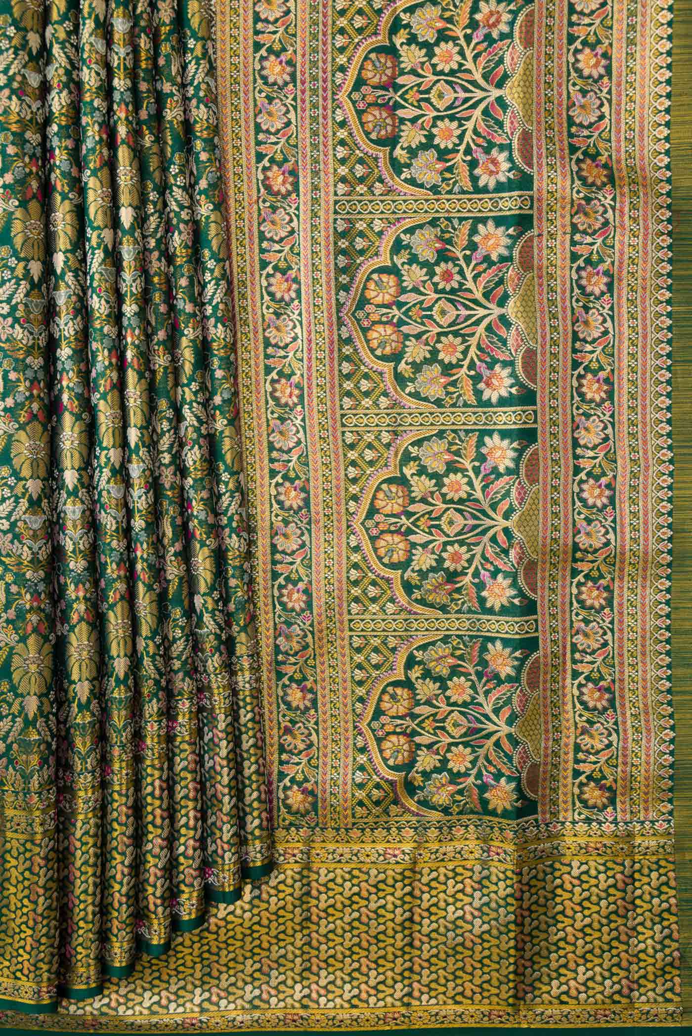 Green Dual Tone Kanchipuram Tissue Silk Saree - Image 4
