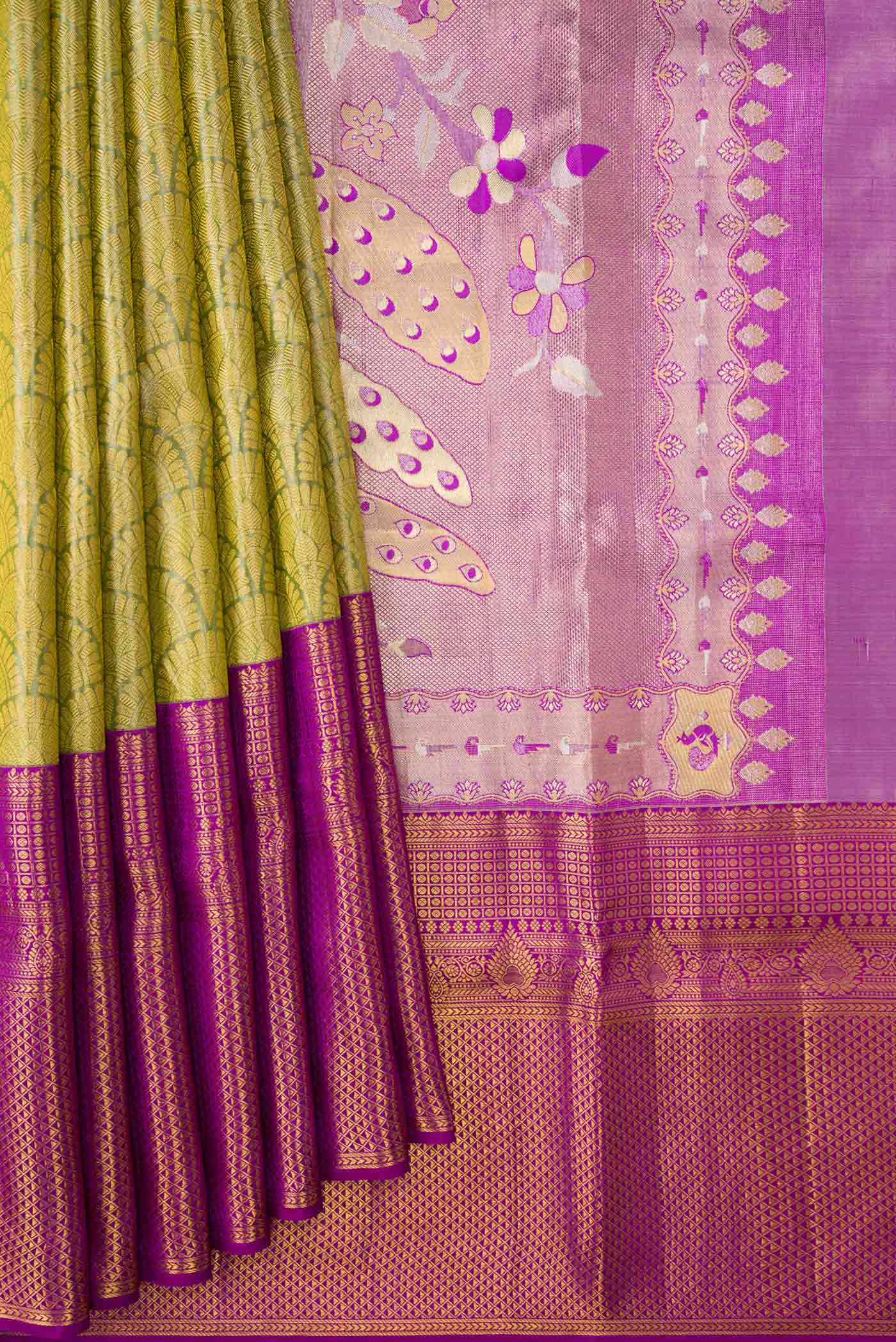 Green Dual Tone Kanchipuram Tissue Silk Saree - Image 4