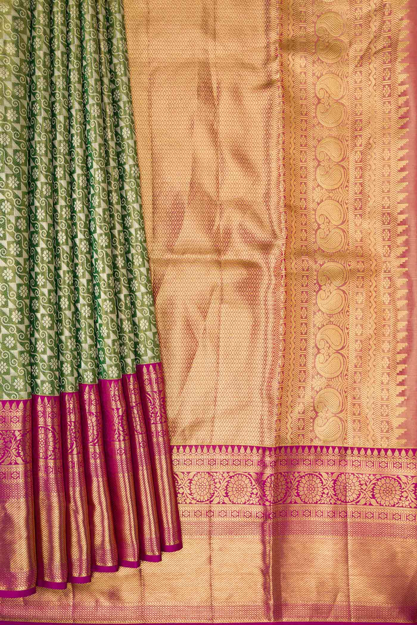 Green Dual Tone Kanchipuram Tissue Silk Saree - Image 4