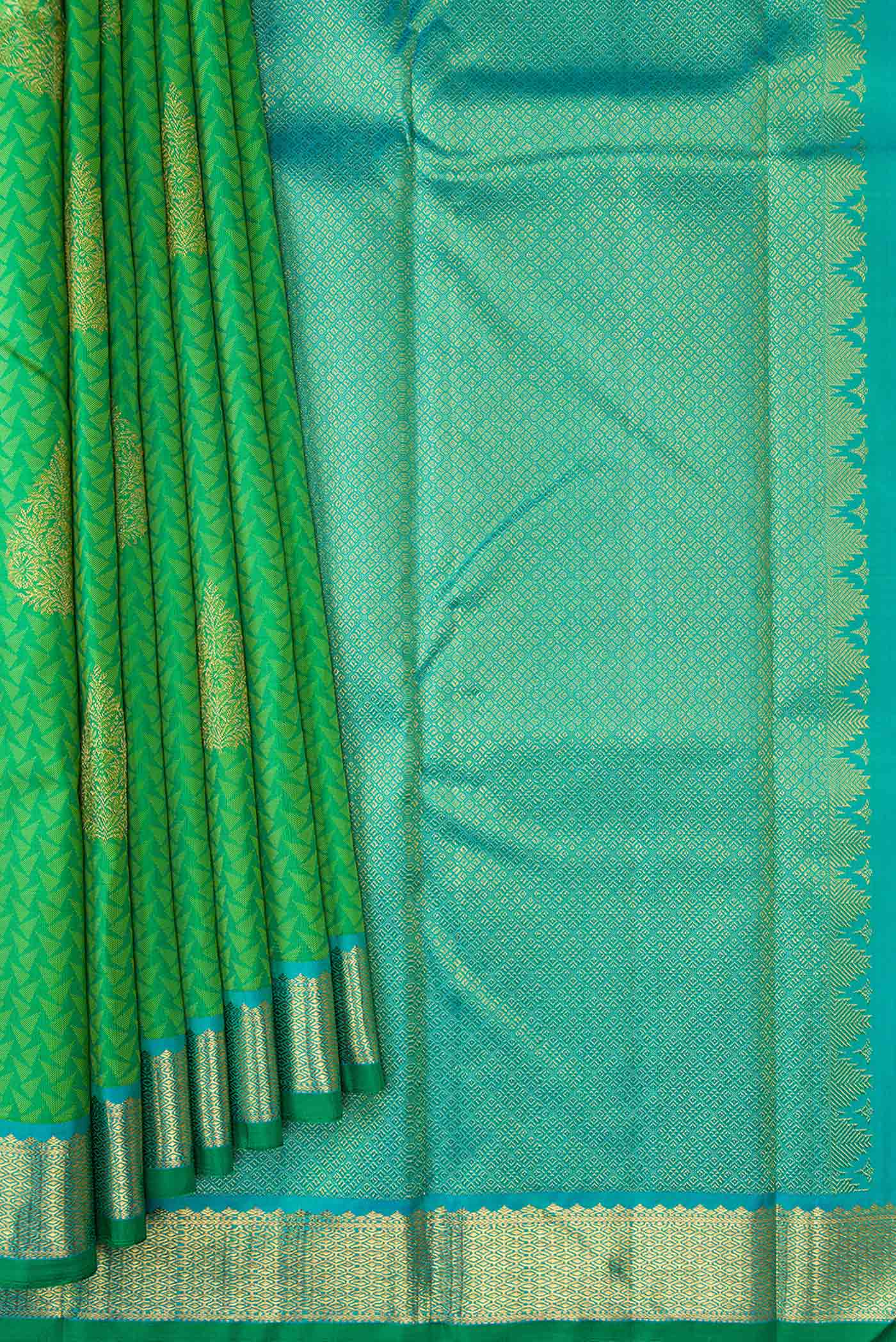 Green Kanjivaram Silk Saree - Image 4