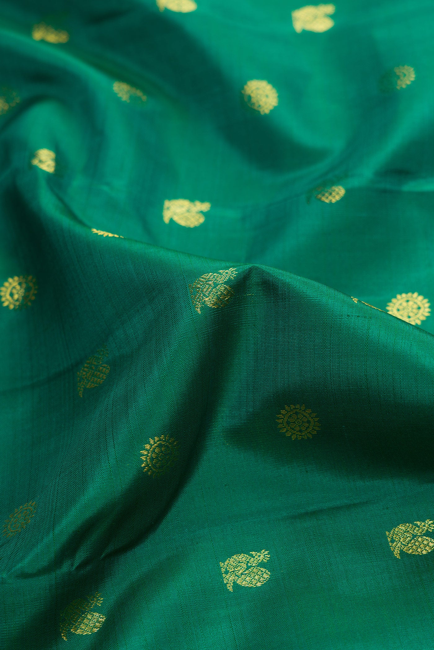 Green Kanjivaram Silk Saree - Image 2