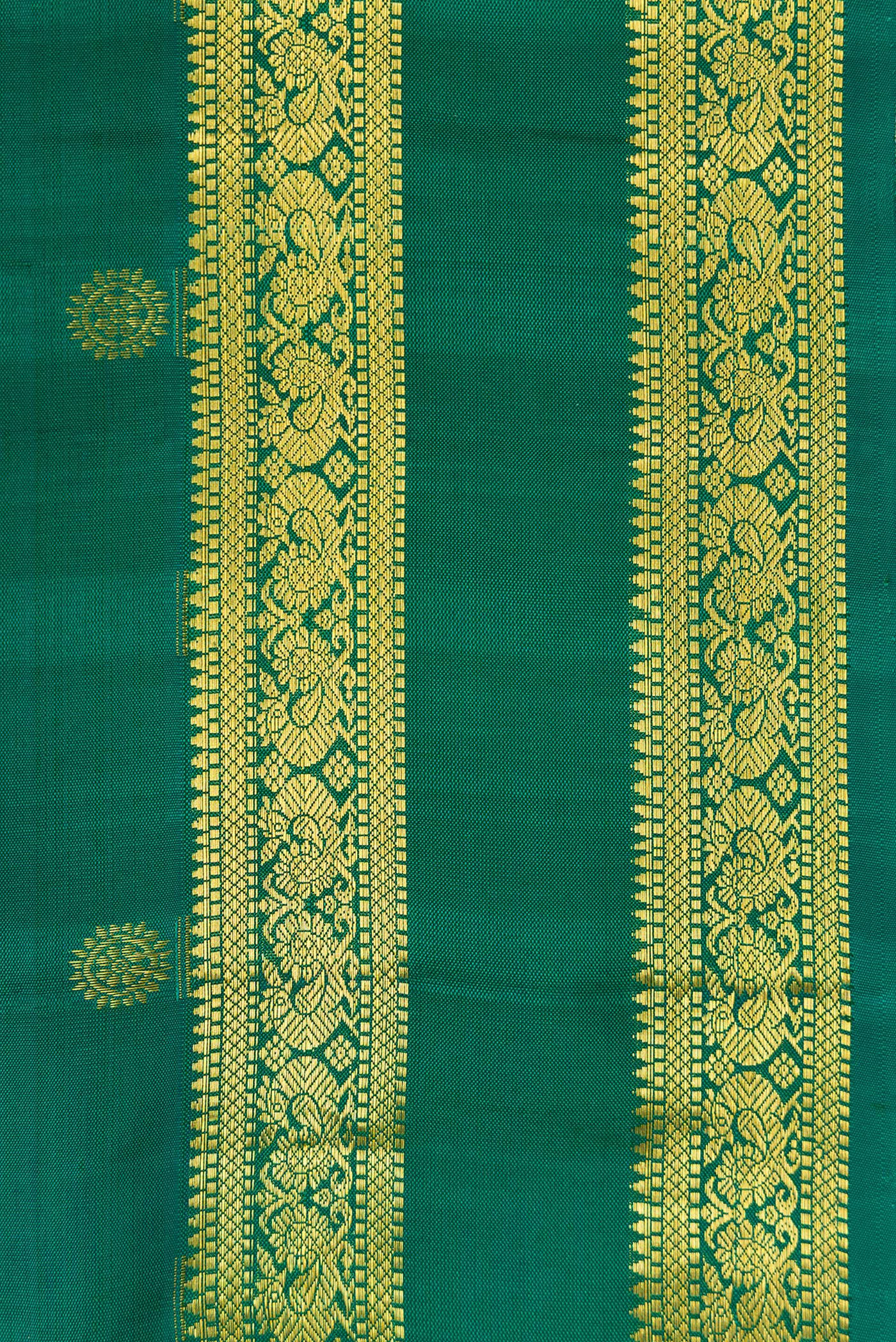 Green Kanjivaram Silk Saree - Image 3