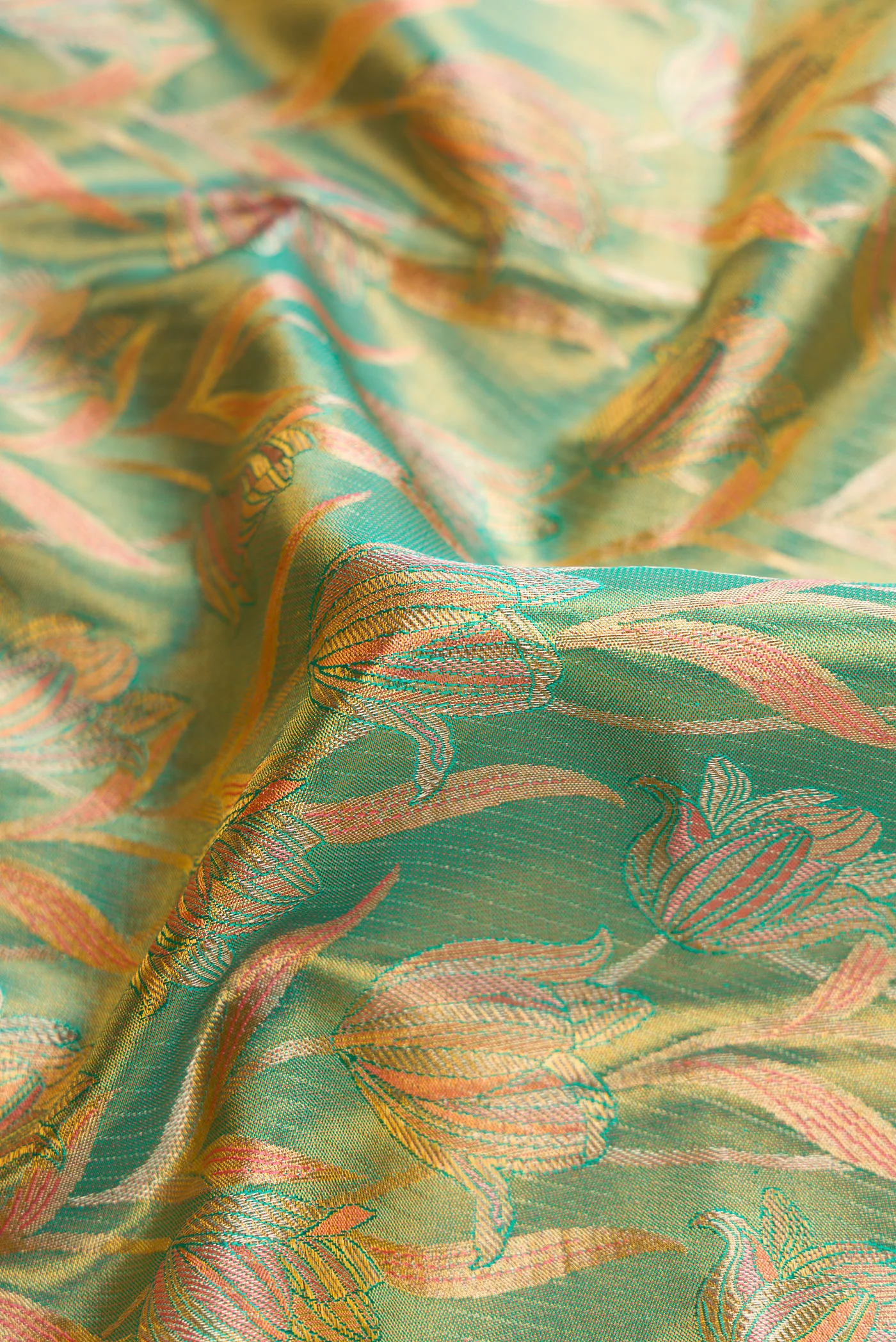 Green Kanjivaram Tissue Silk Saree - Image 2