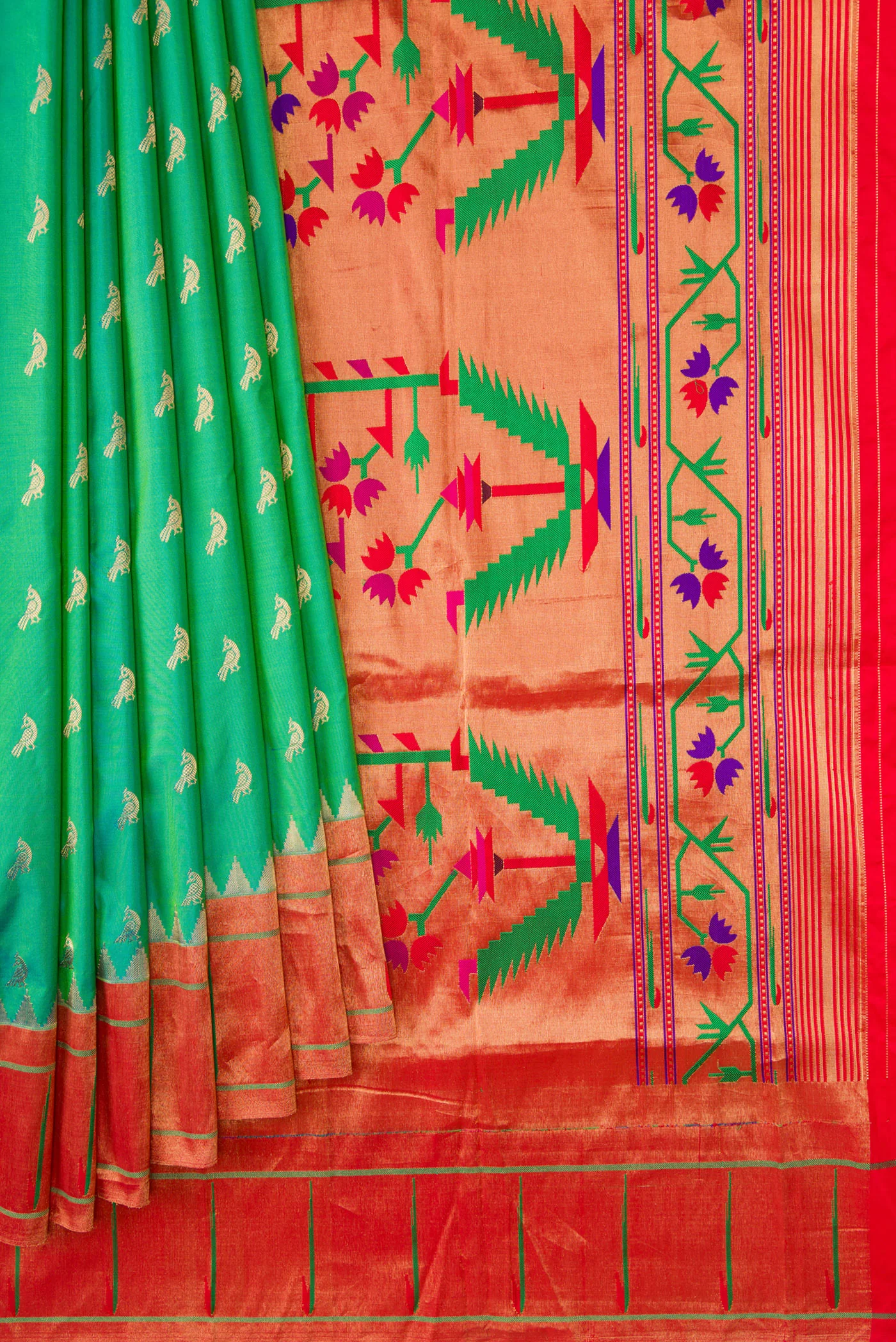 Green Dual Tone Paithani Silk Saree - Image 4
