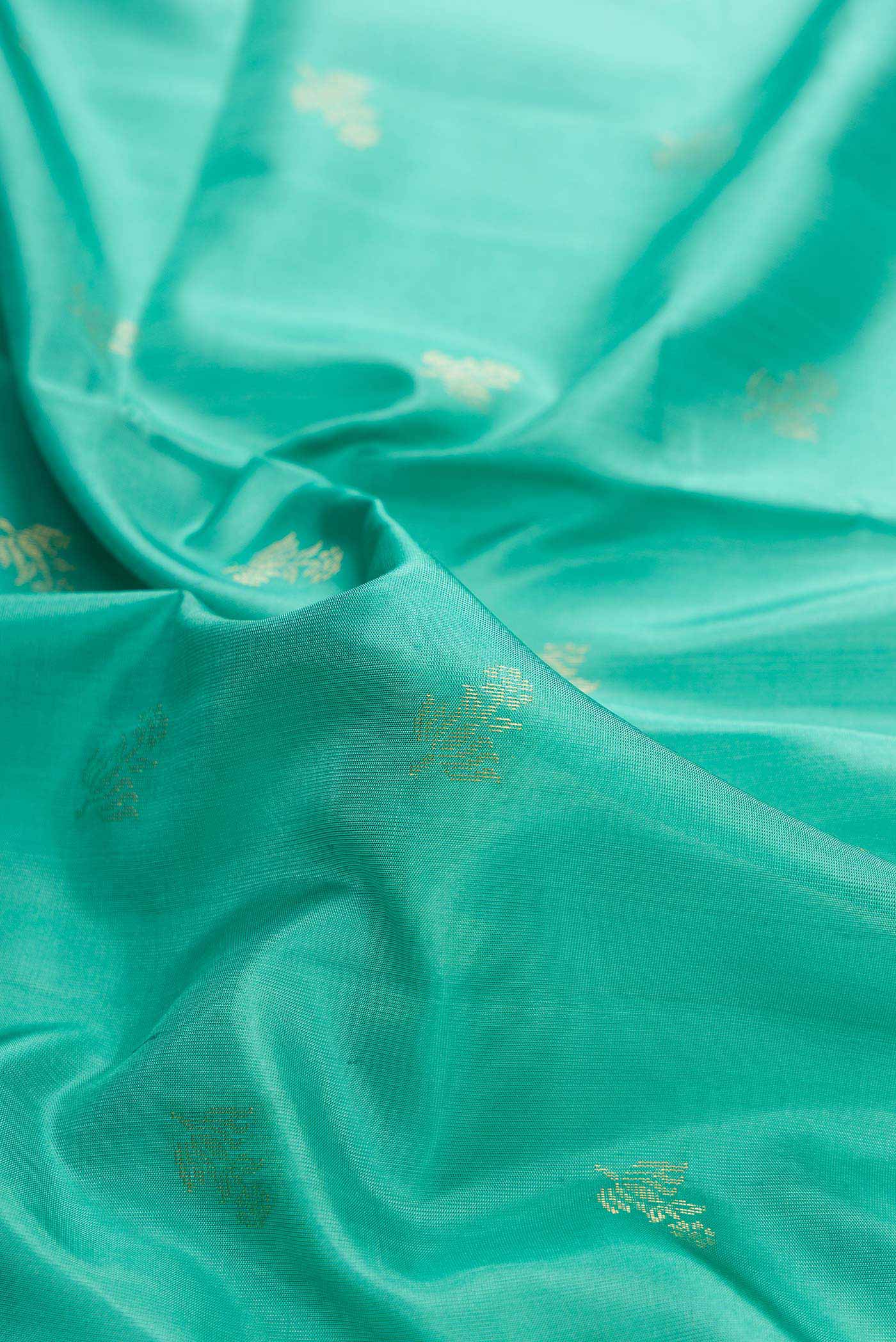 Green Dual Tone Soft Silk Saree - Image 2