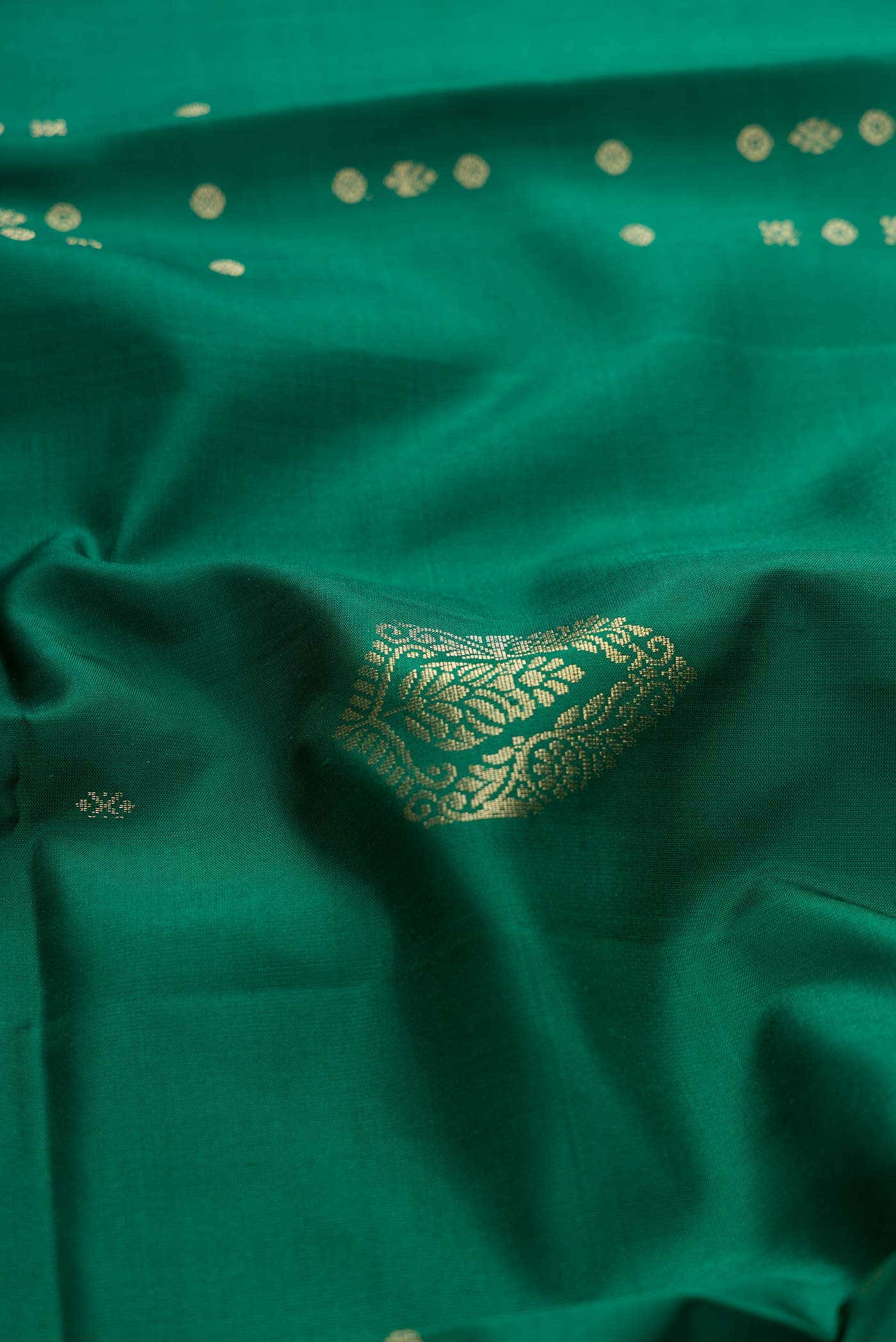 Green Dual Tone Soft Silk Saree - Image 2
