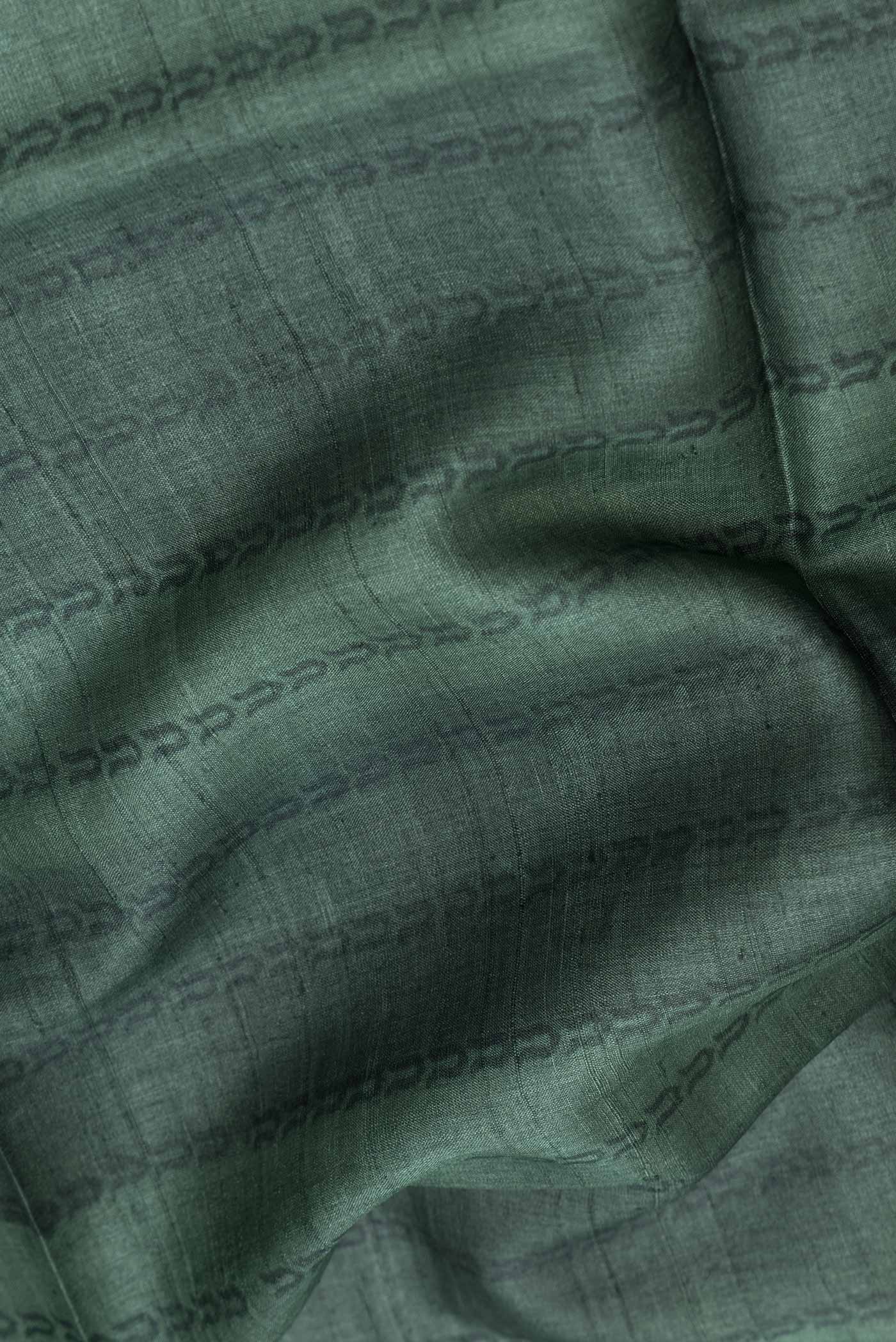 Green Dual Tone Tussar Silk Saree - Image 2