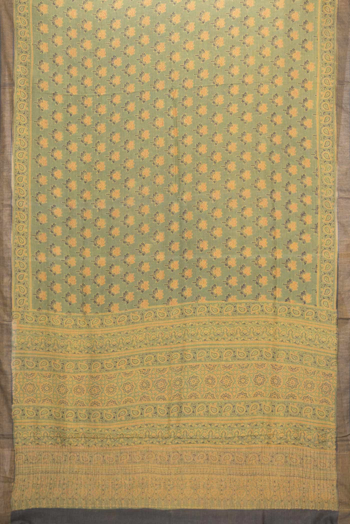 Green Dual Tone Tussar Silk Saree - Image 4