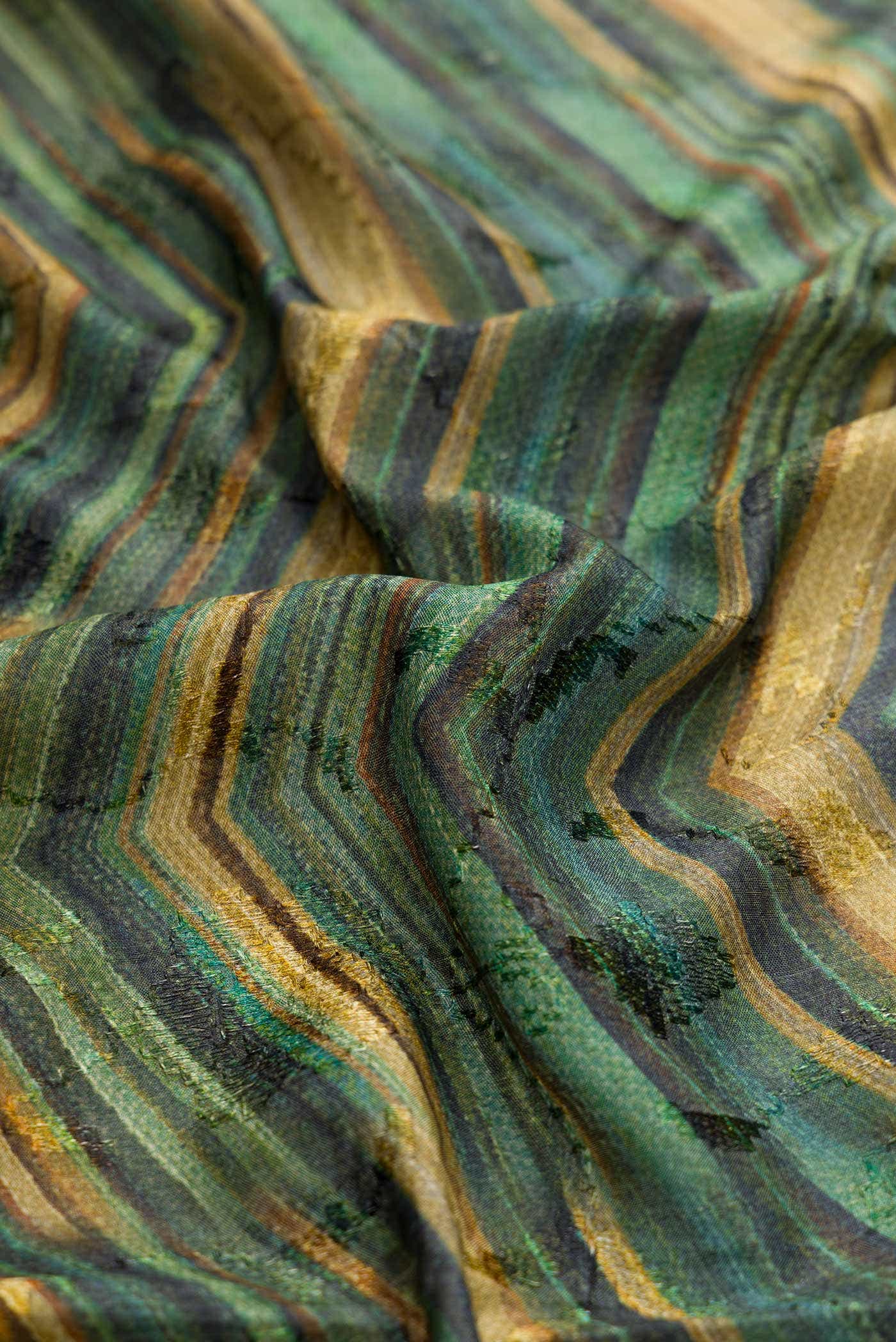 Green Dual Tone Tussar Silk Saree - Image 2