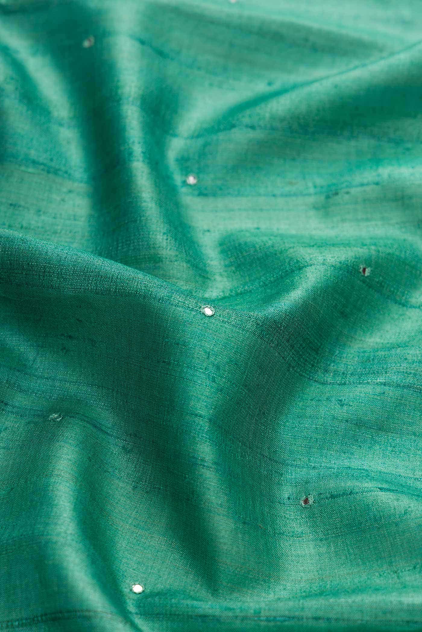 Green Dual Tone Tussar Silk Saree - Image 3