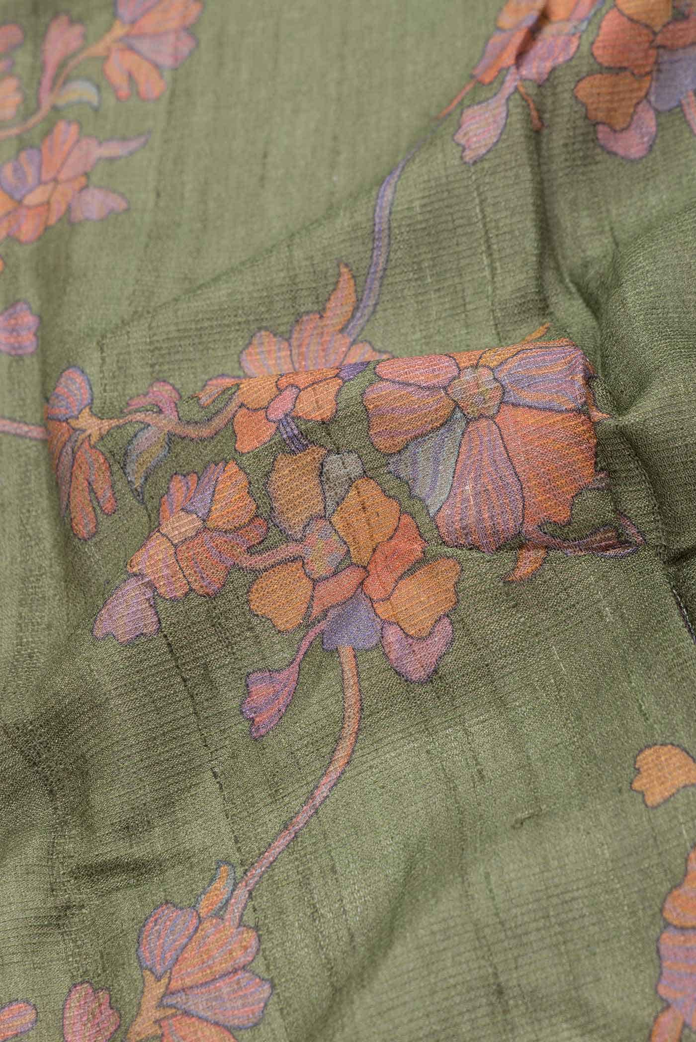 Green Dual Tone Tussar Silk Saree - Image 2