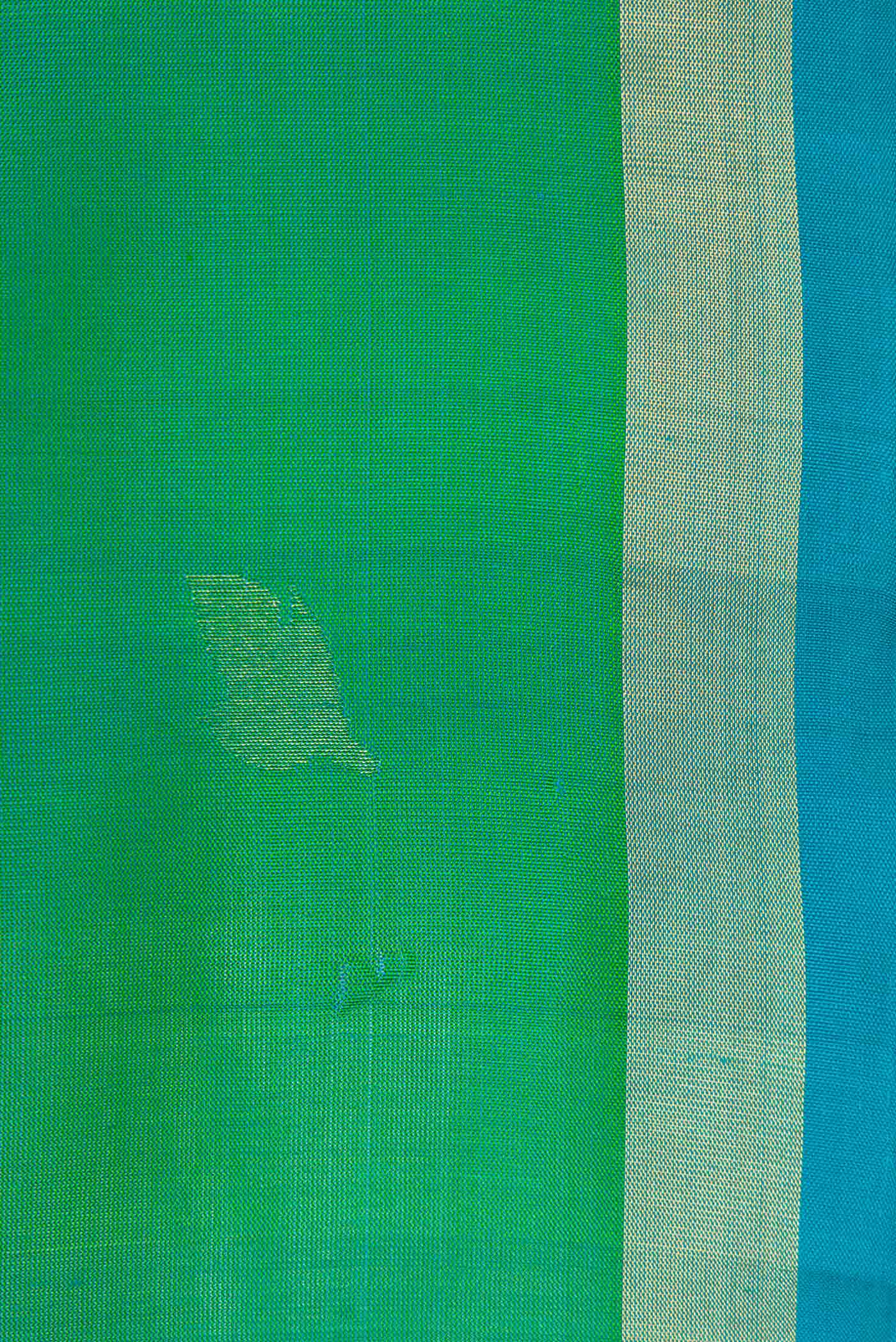 Green Dual Tone Uppada Silk Saree - Image 3