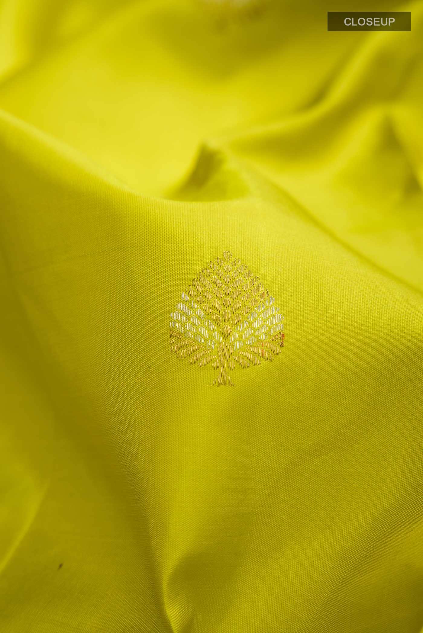 Pure Silk Pure Zari Green Kanjivaram Saree - Image 3