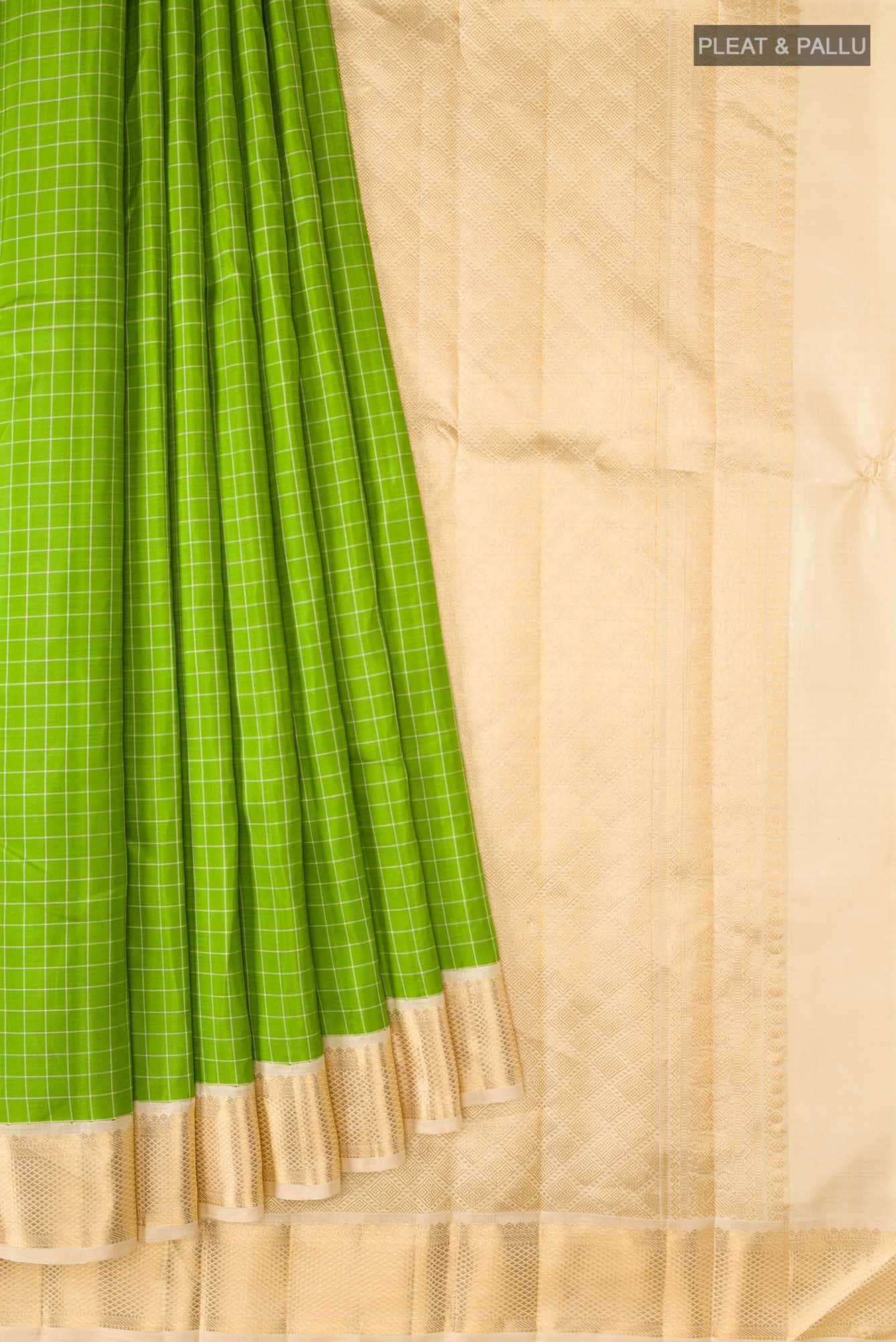 Pure Silk Pure Zari Green Kanjivaram Saree - Image 2