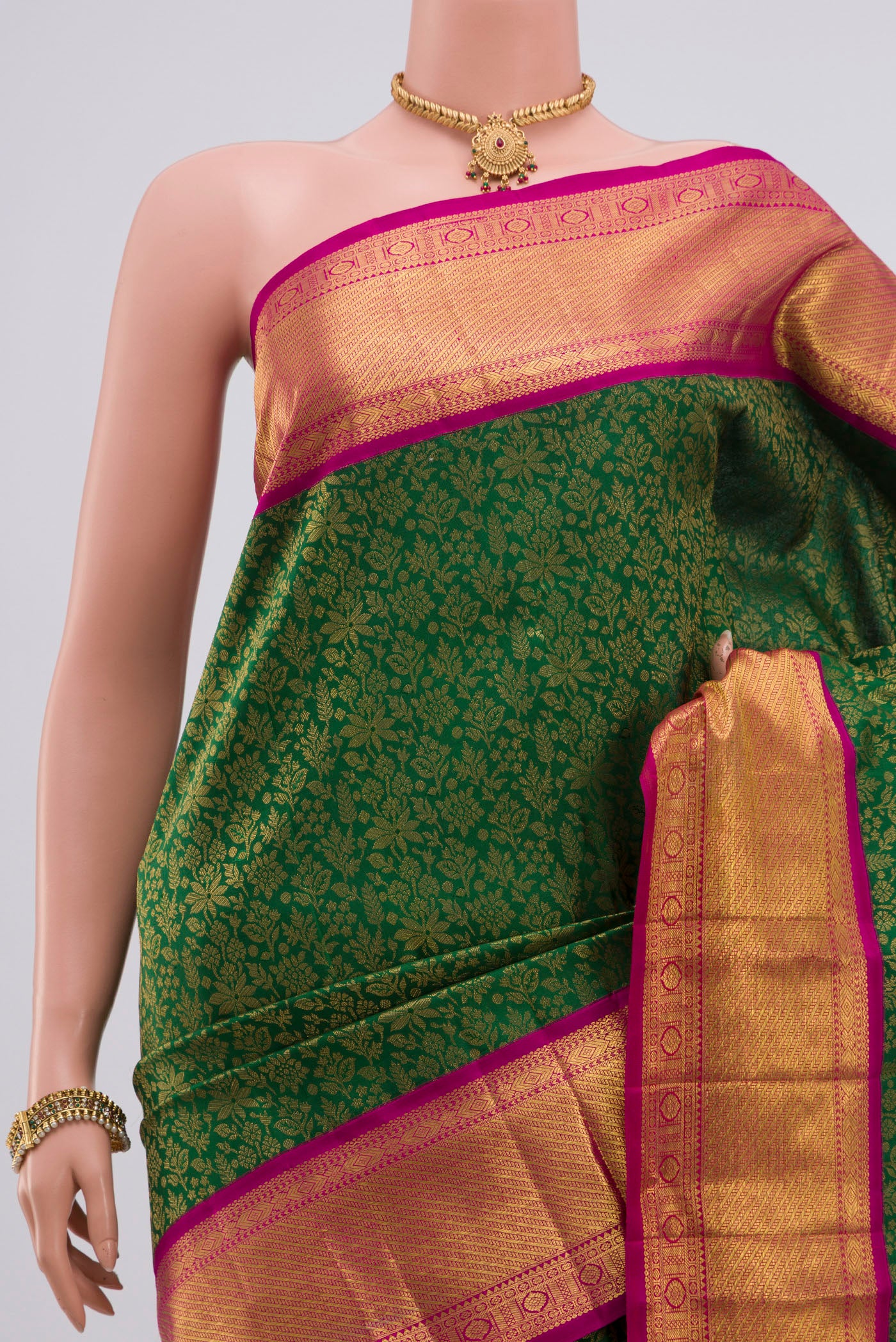 Pure Silk Pure Zari Green Kanjivaram Saree - Image 2