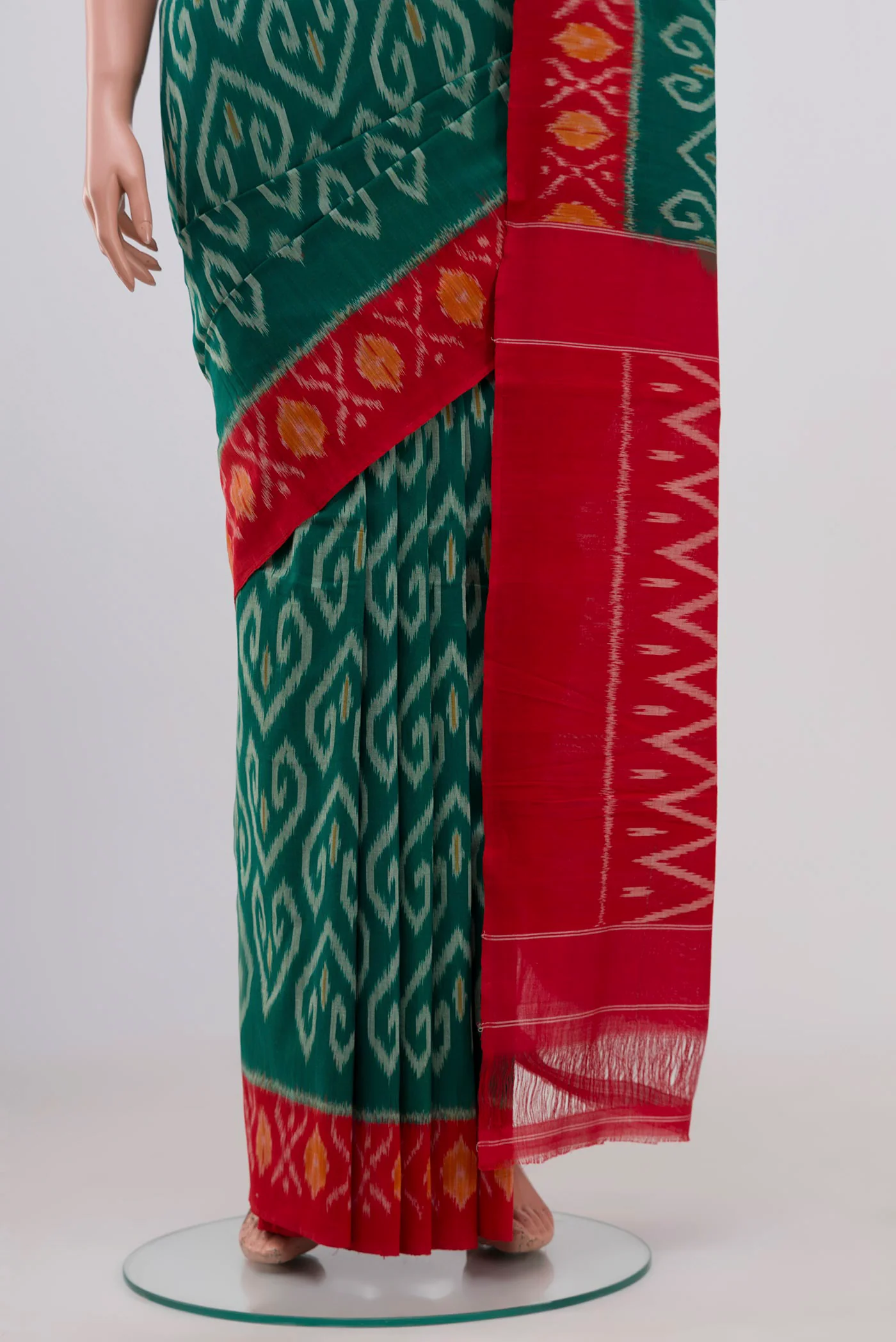 Green Pochampally Cotton Saree - Image 3