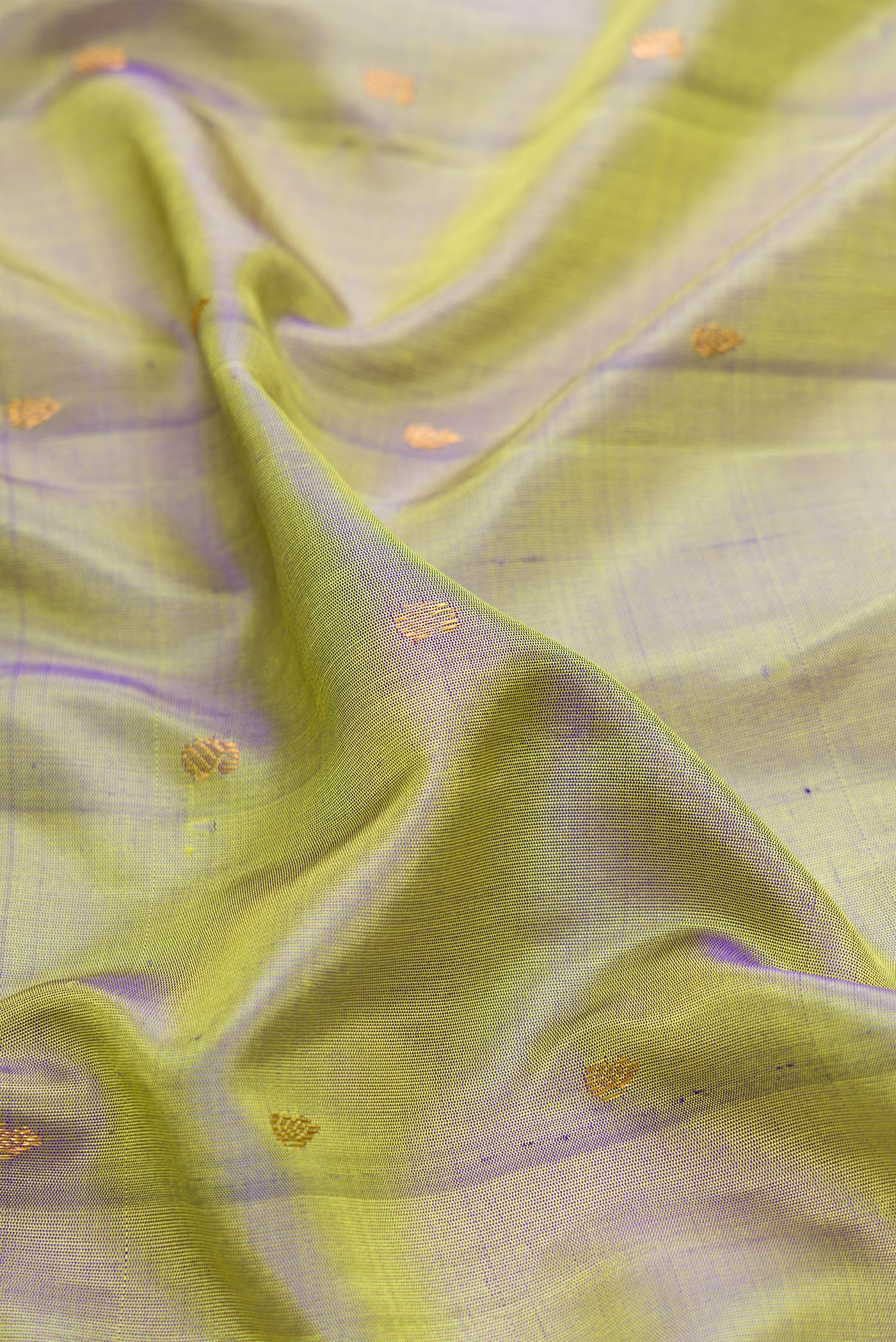Green with Sky Blue Color Gadwal Silk Saree - Image 2
