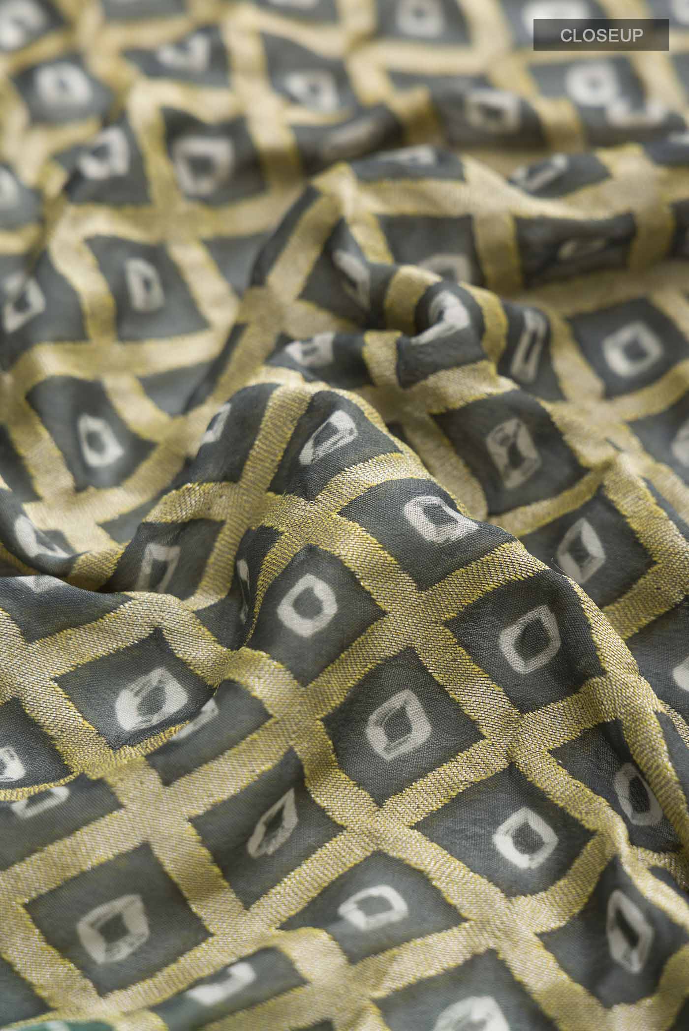 Grey Banarasi Georgette Saree - Image 2